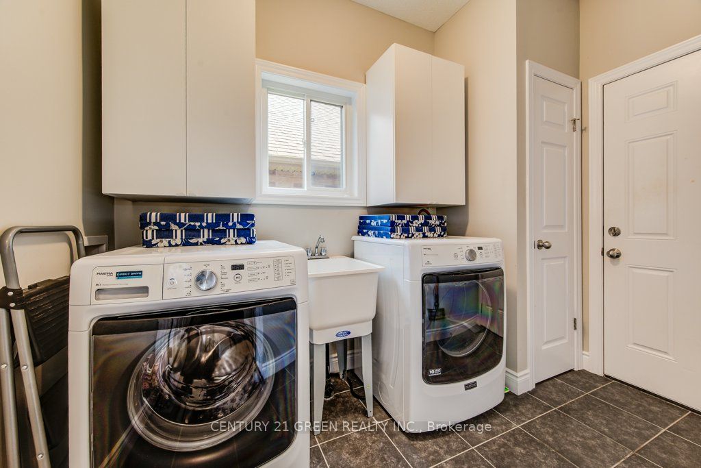 318 William Street Property Photo 20