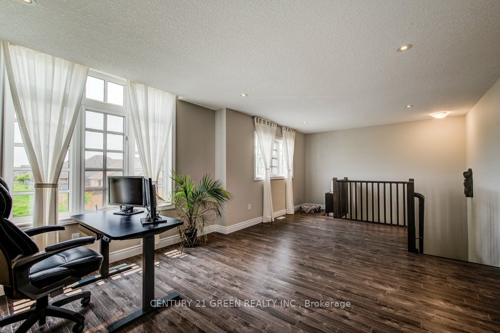 318 William Street Property Photo 22