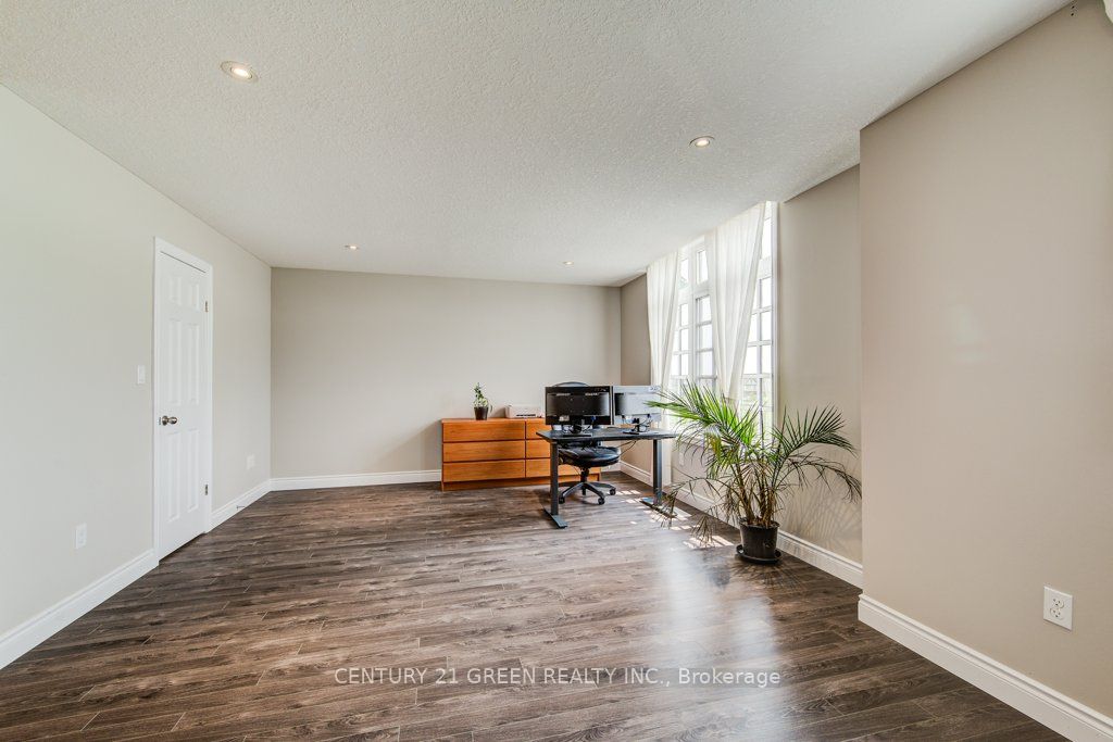 318 William Street Property Photo 24