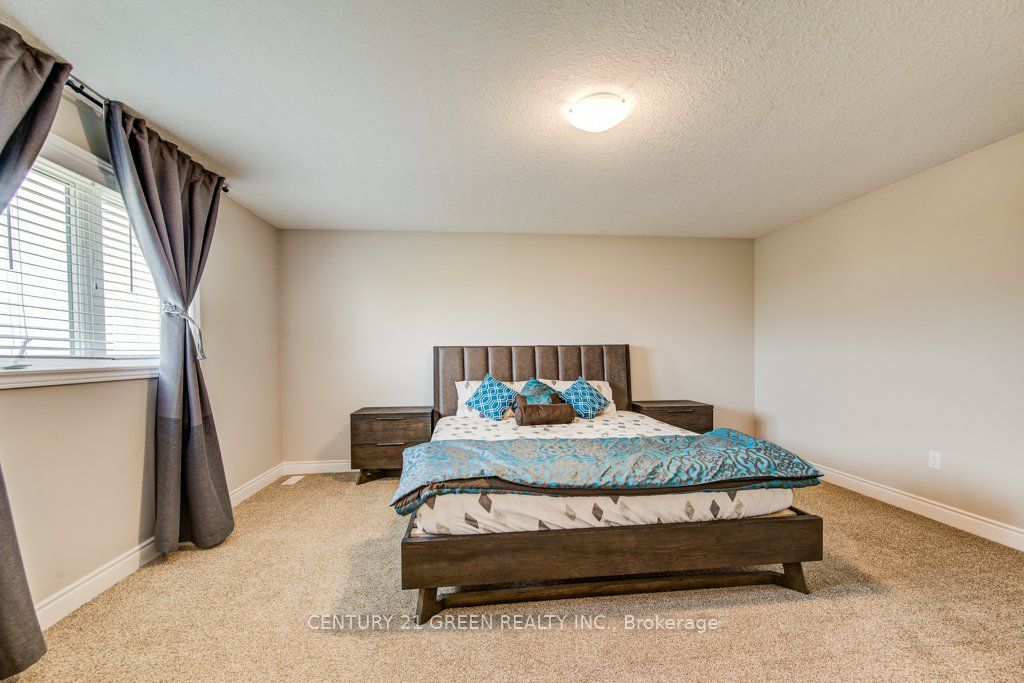 318 William Street Property Photo 27