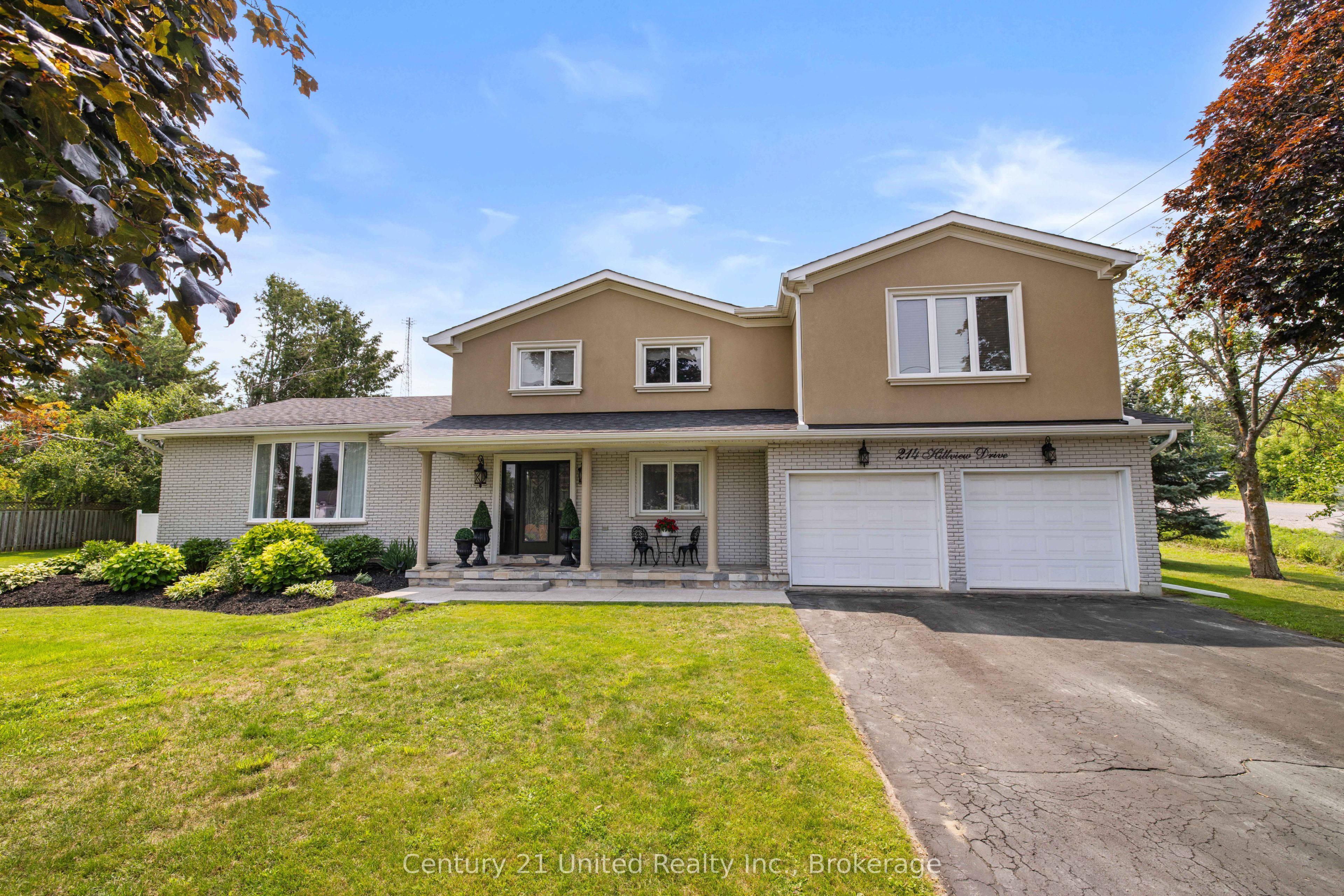 214 Hillview Drive Property Photo 1