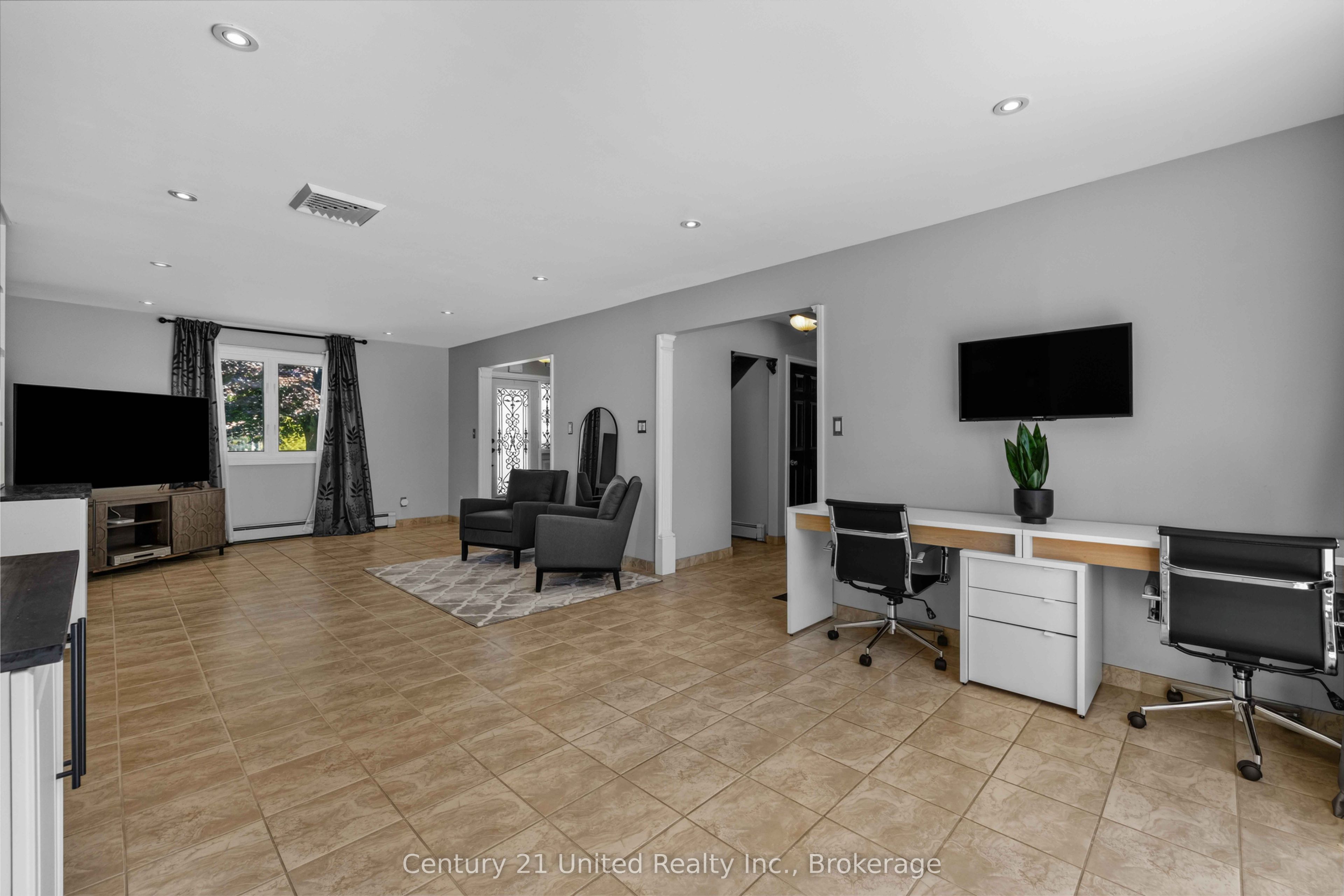 214 Hillview Drive Property Photo 4