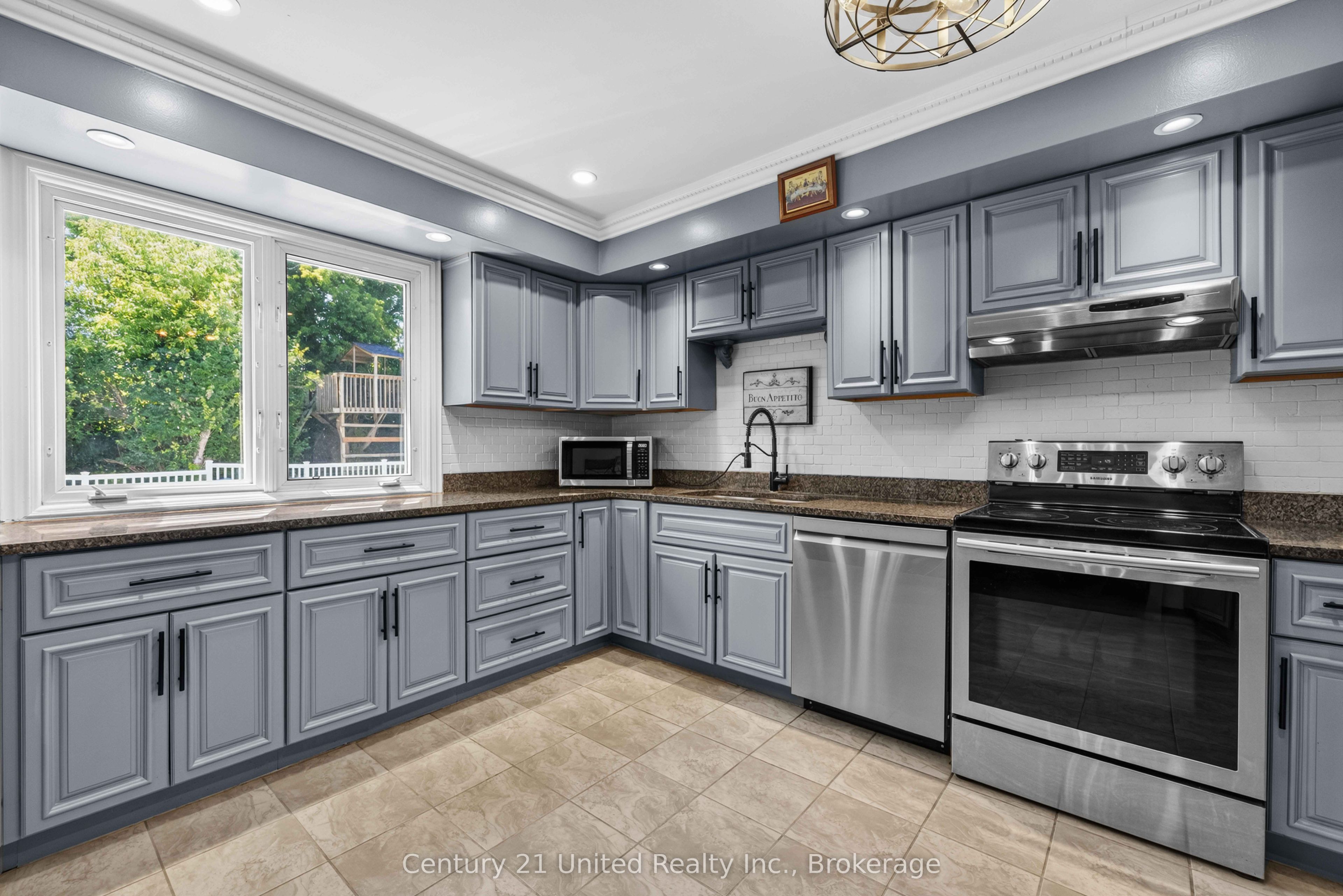 214 Hillview Drive Property Photo 11