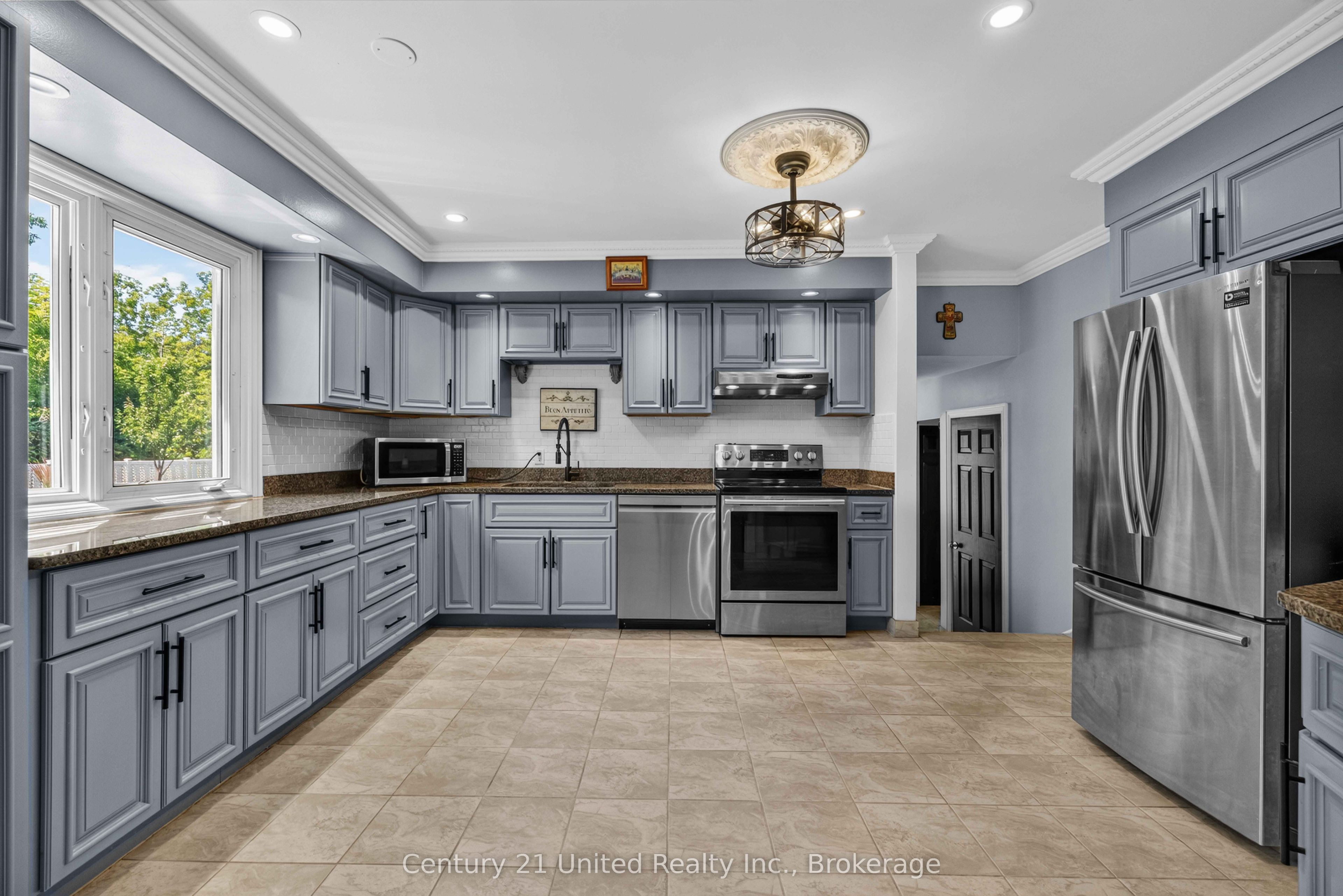214 Hillview Drive Property Photo 12