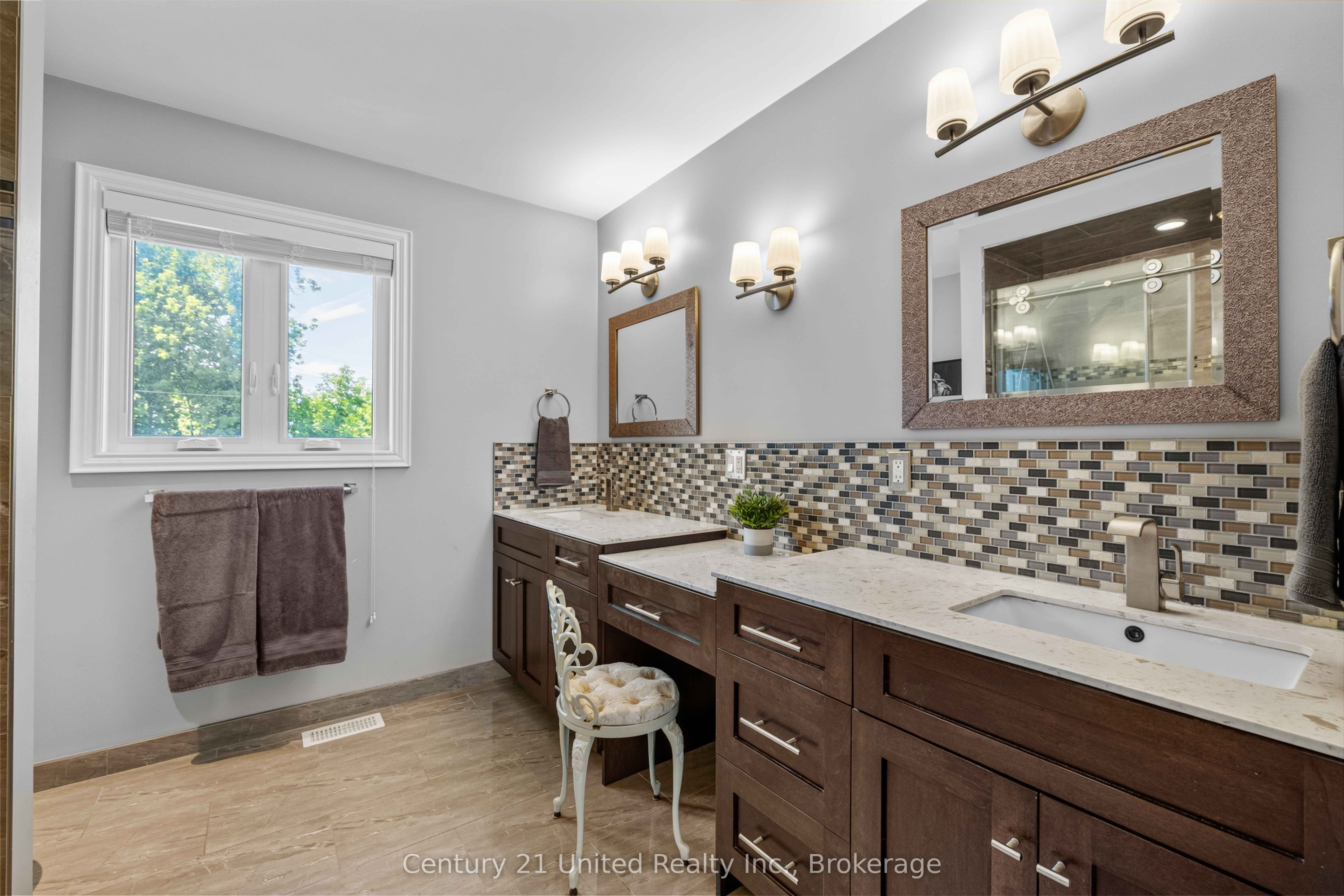 214 Hillview Drive Property Photo 21
