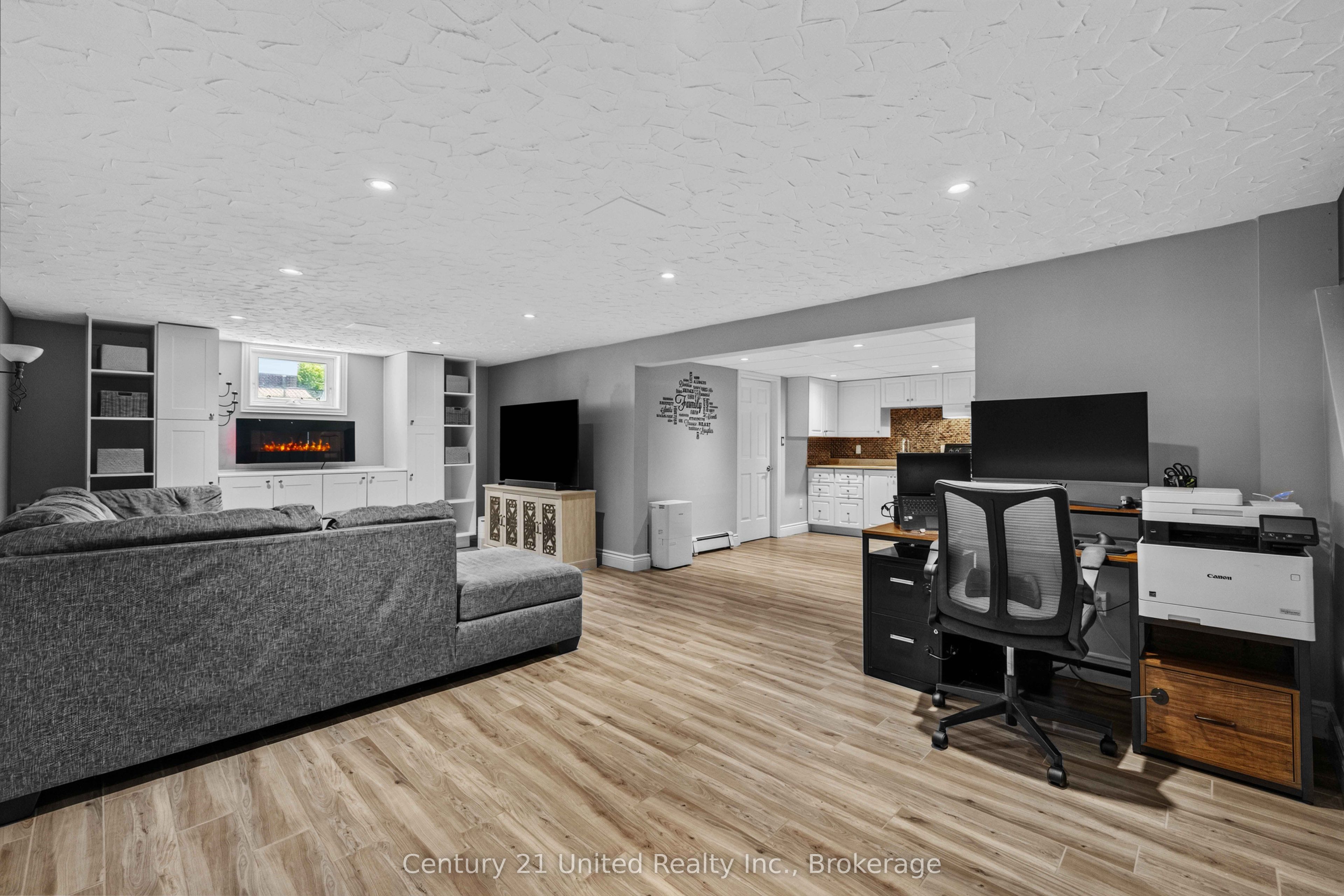 214 Hillview Drive Property Photo 29
