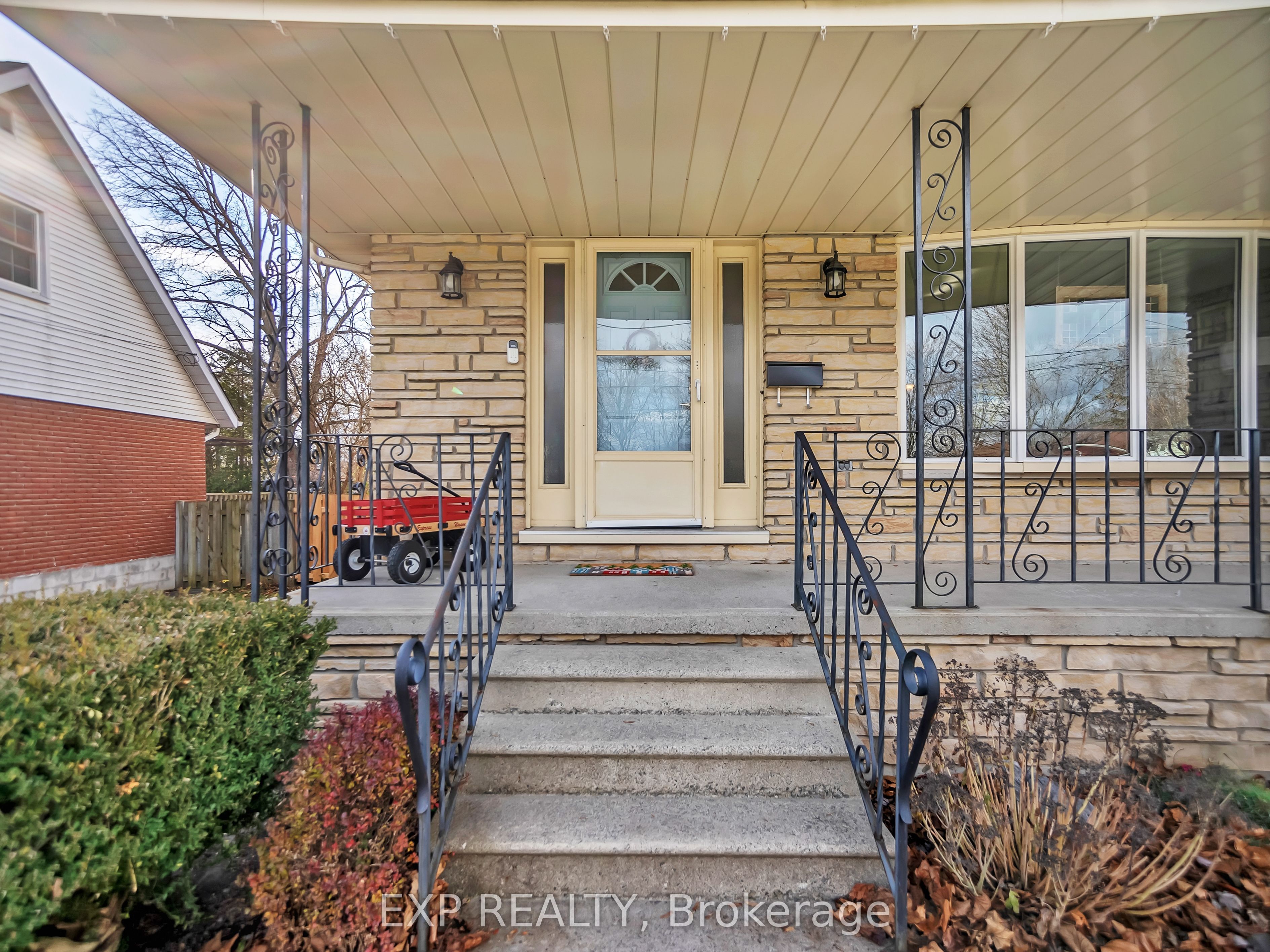 16 Applewood Drive Property Photo 6