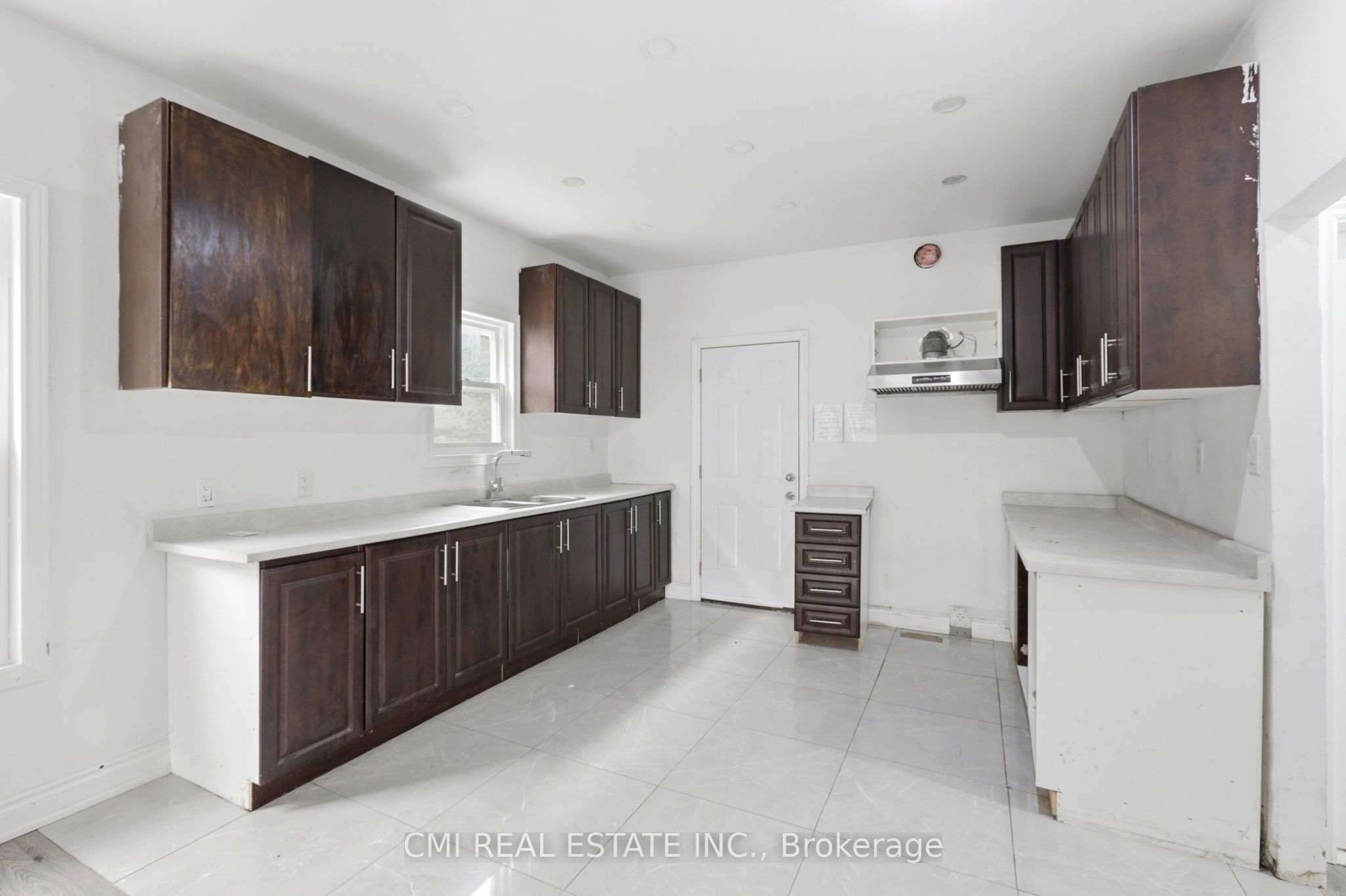 255 Hall Avenue Property Photo 11