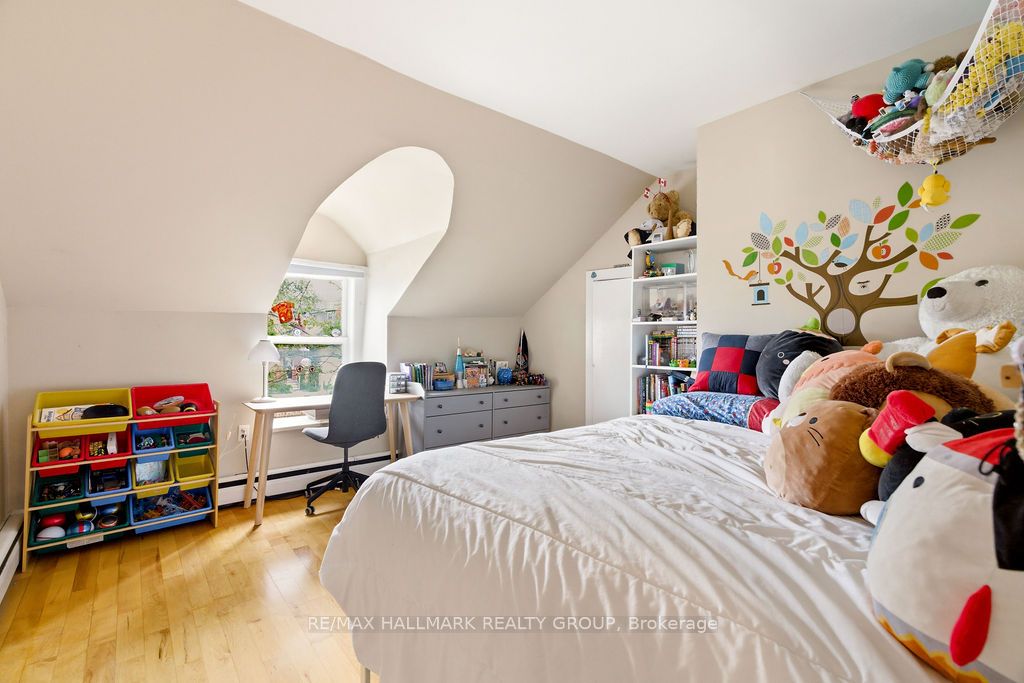 176 King Edward Avenue Property Photo 25