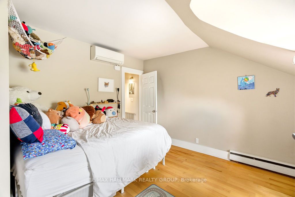 176 King Edward Avenue Property Photo 27