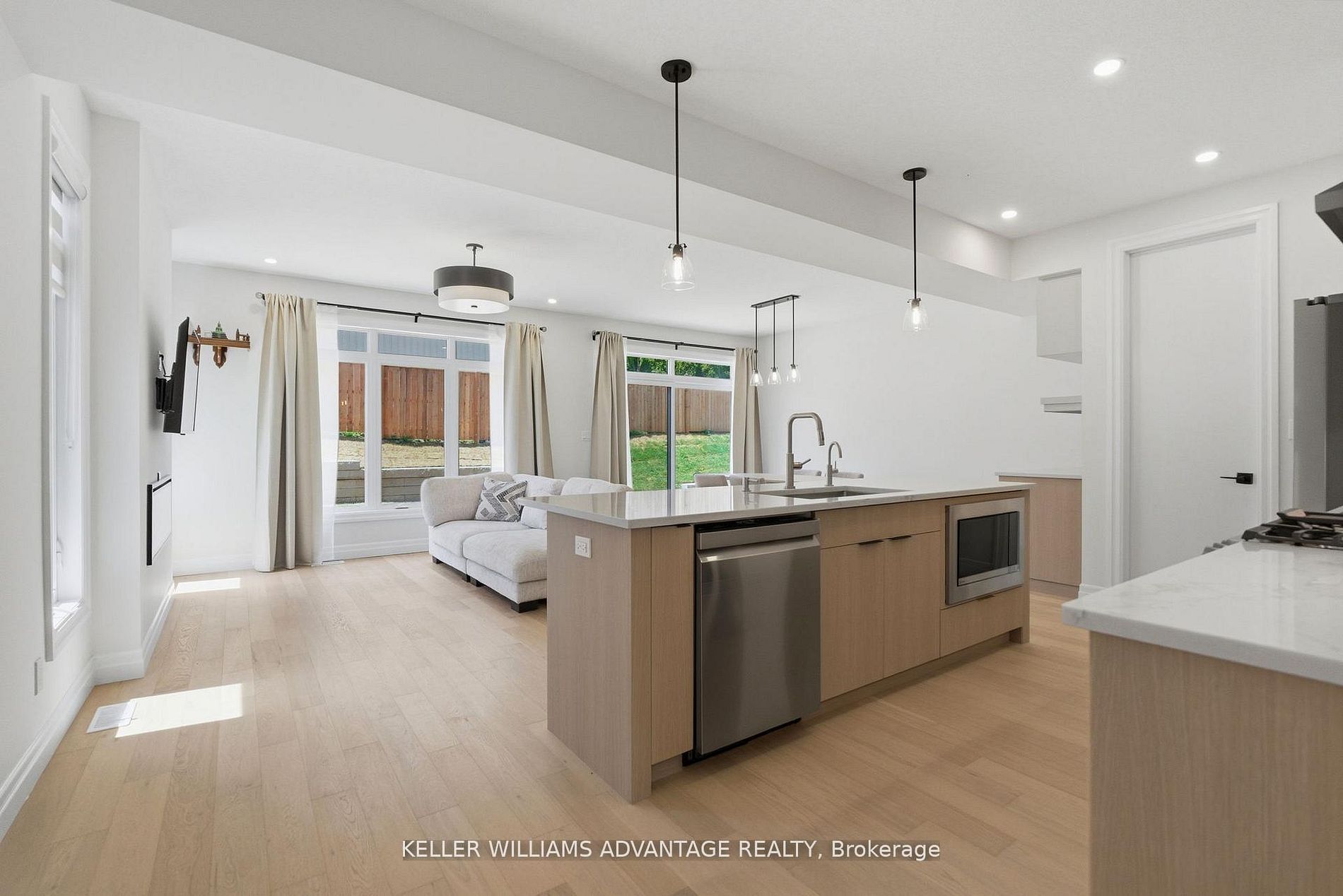 450 Westhaven Street Property Photo 8