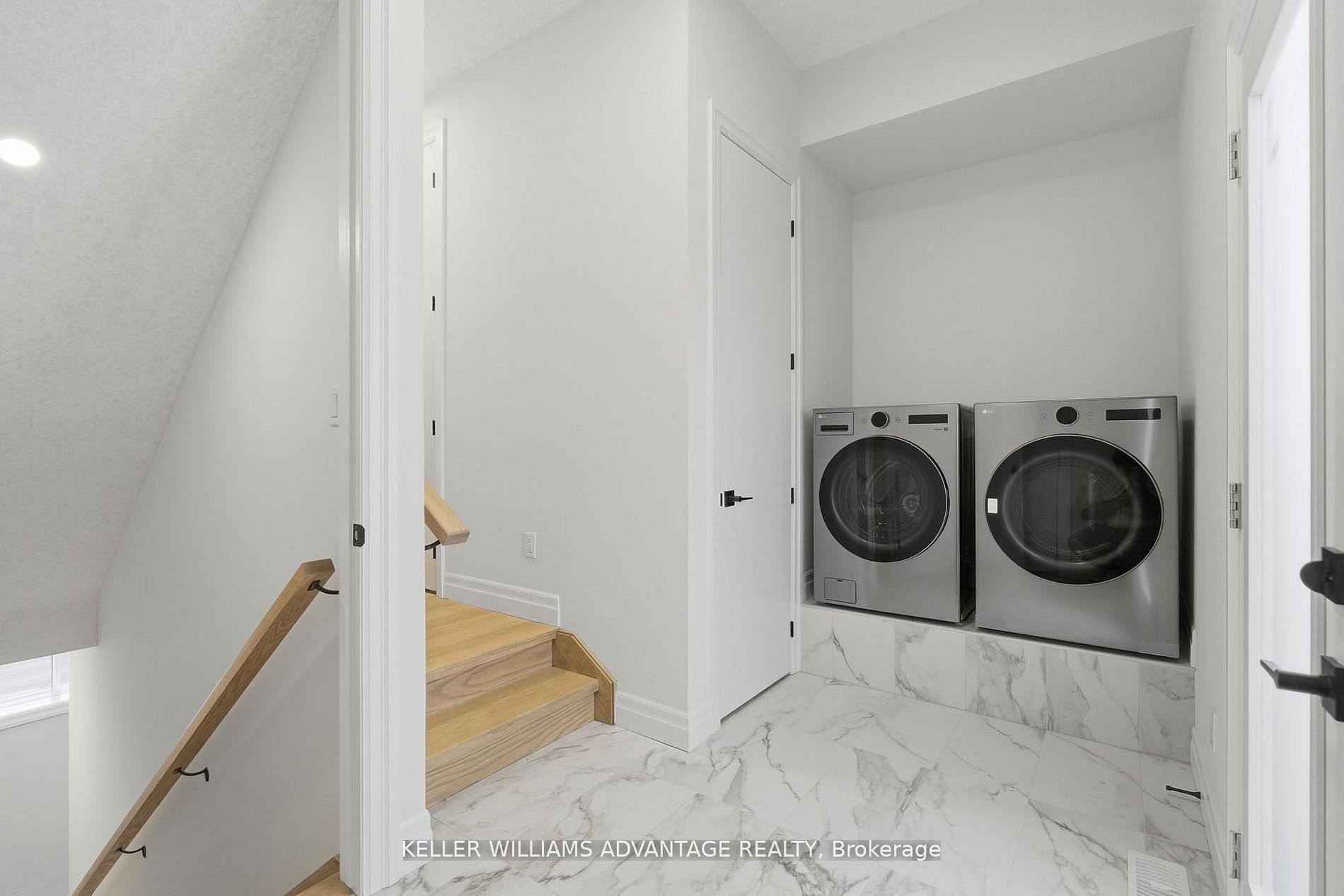 450 Westhaven Street Property Photo 17