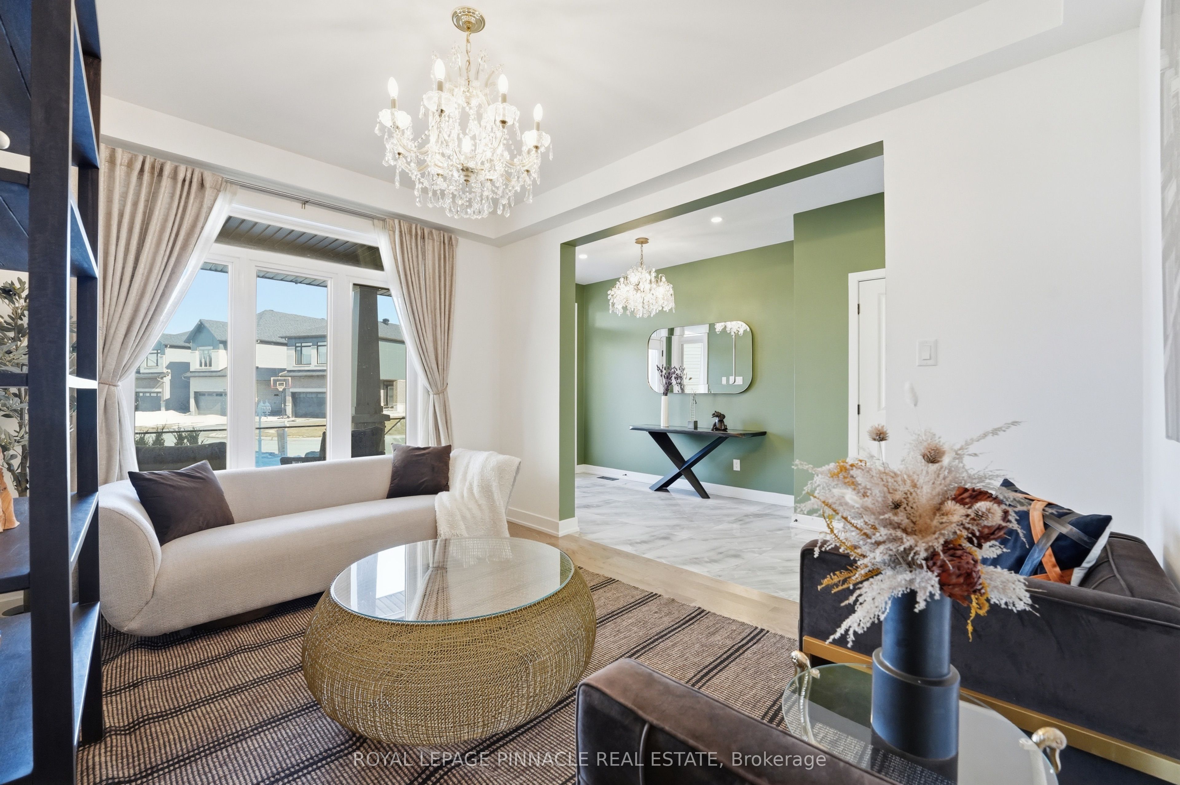 921 Beckton Heights Property Photo 8
