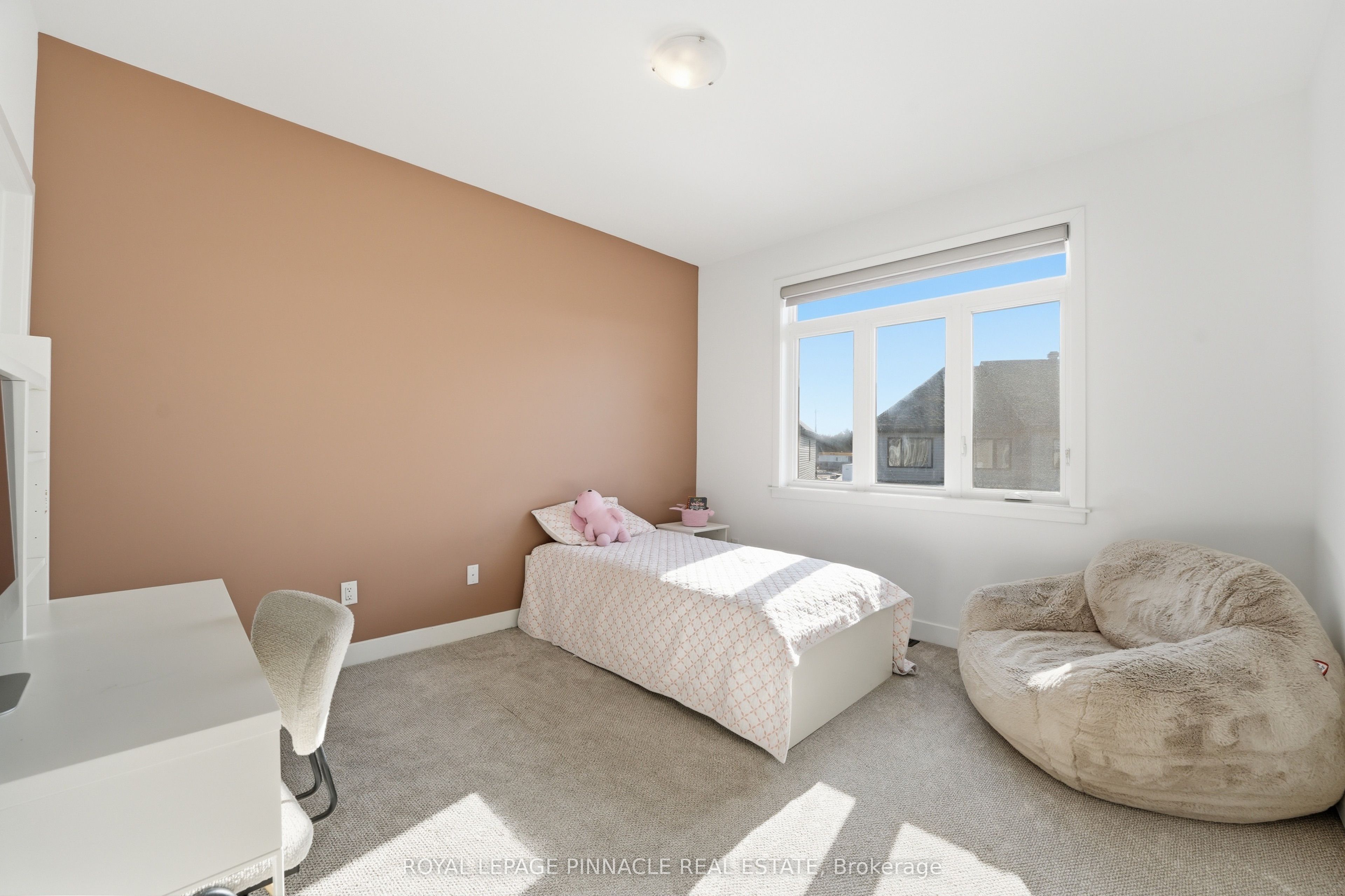 921 Beckton Heights Property Photo 39