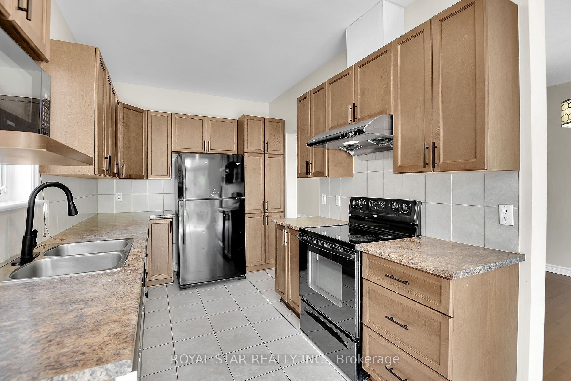 191 Flat Sedge Crescent Property Photo 12