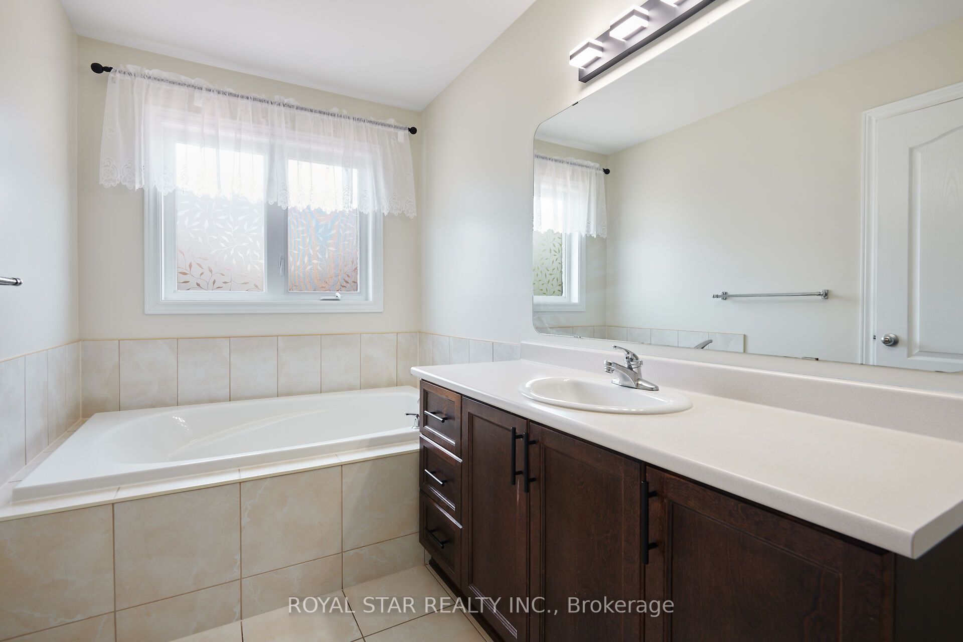 191 Flat Sedge Crescent Property Photo 32