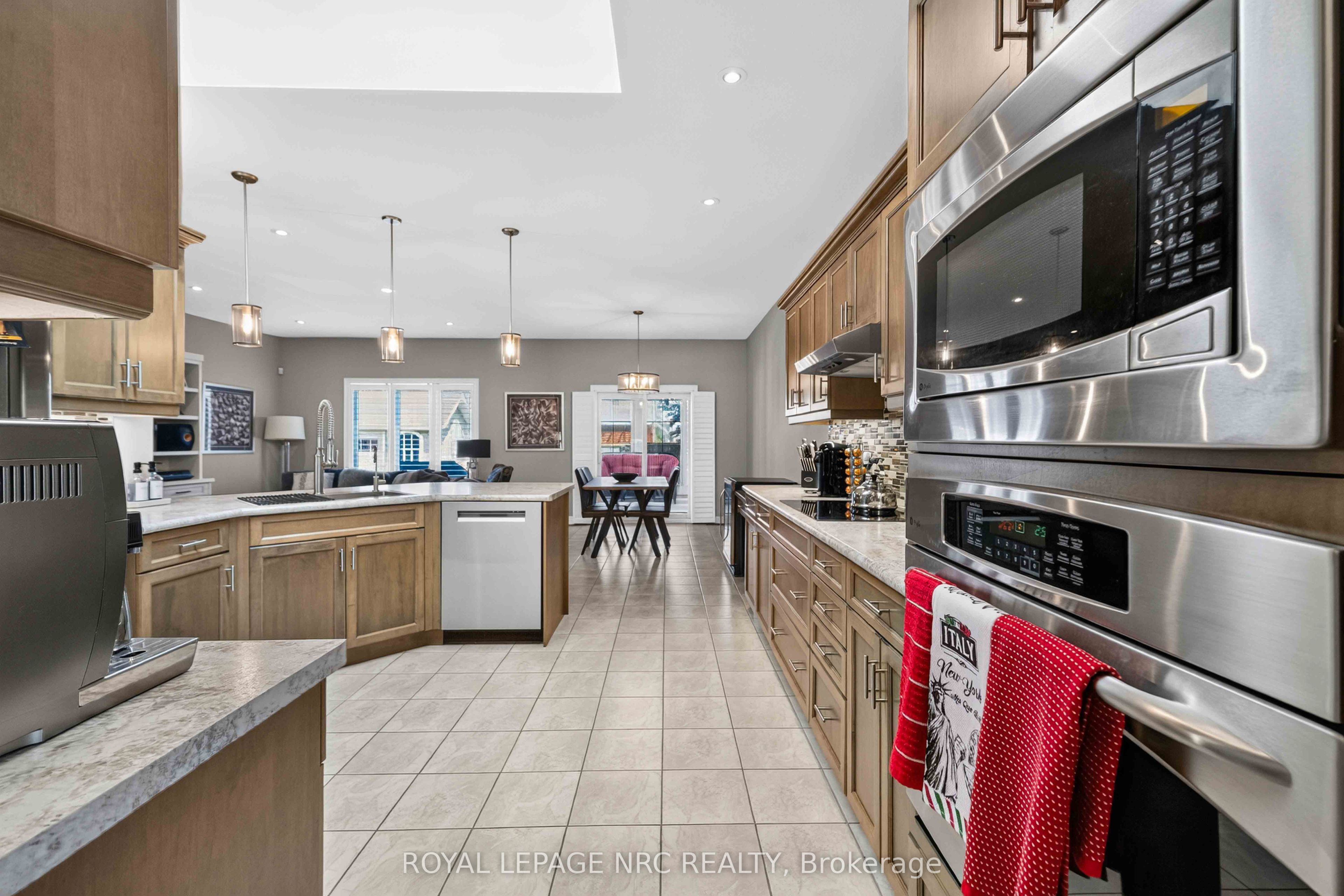 6 Cardinal Crescent Property Photo 12