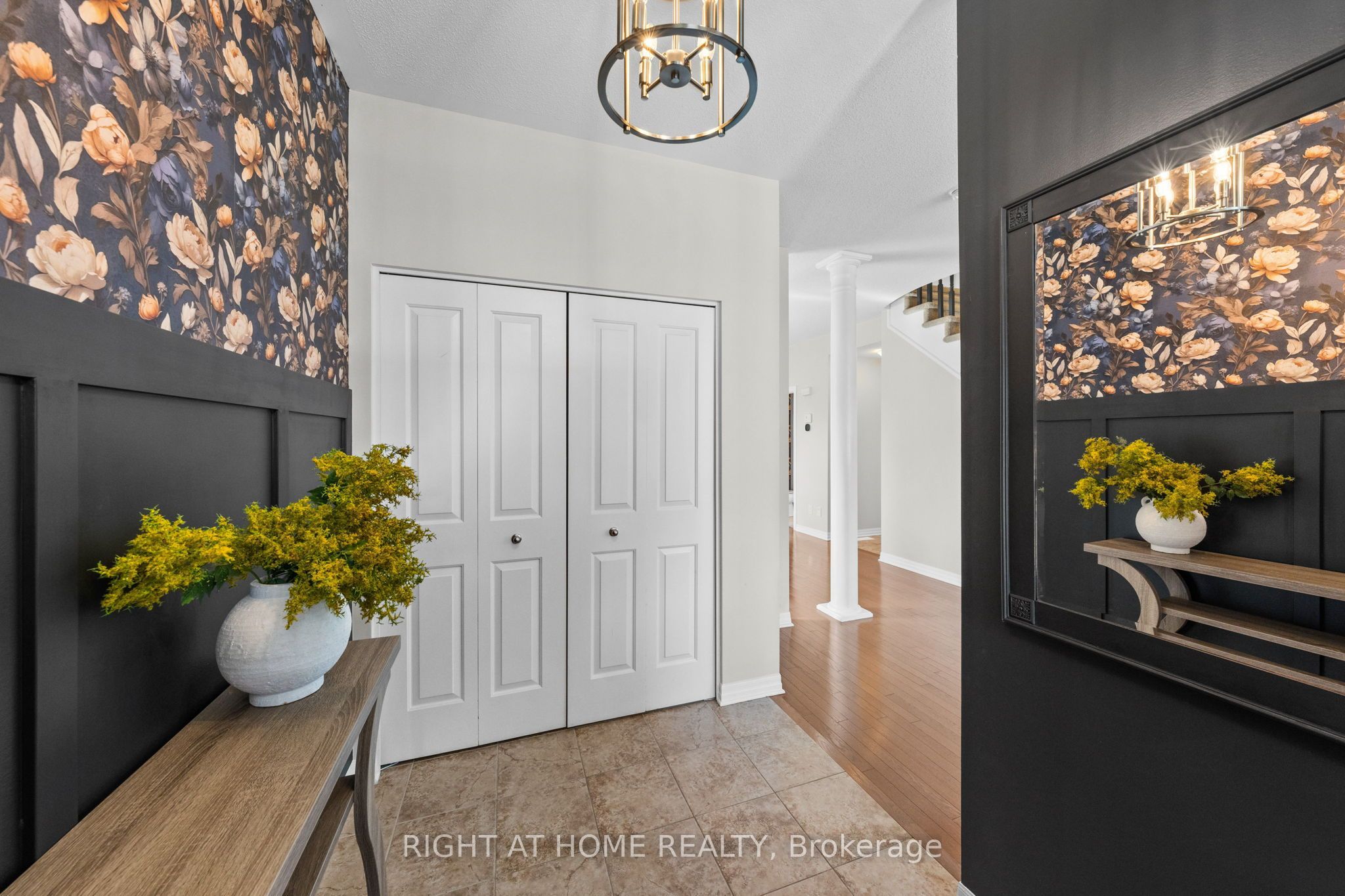 525 Peerless Street Property Photo 5