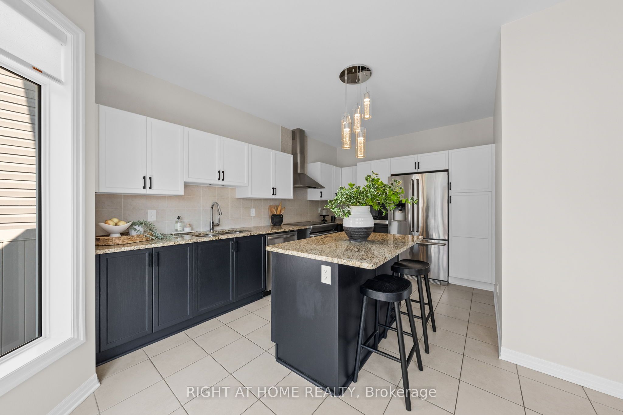 525 Peerless Street Property Photo 13