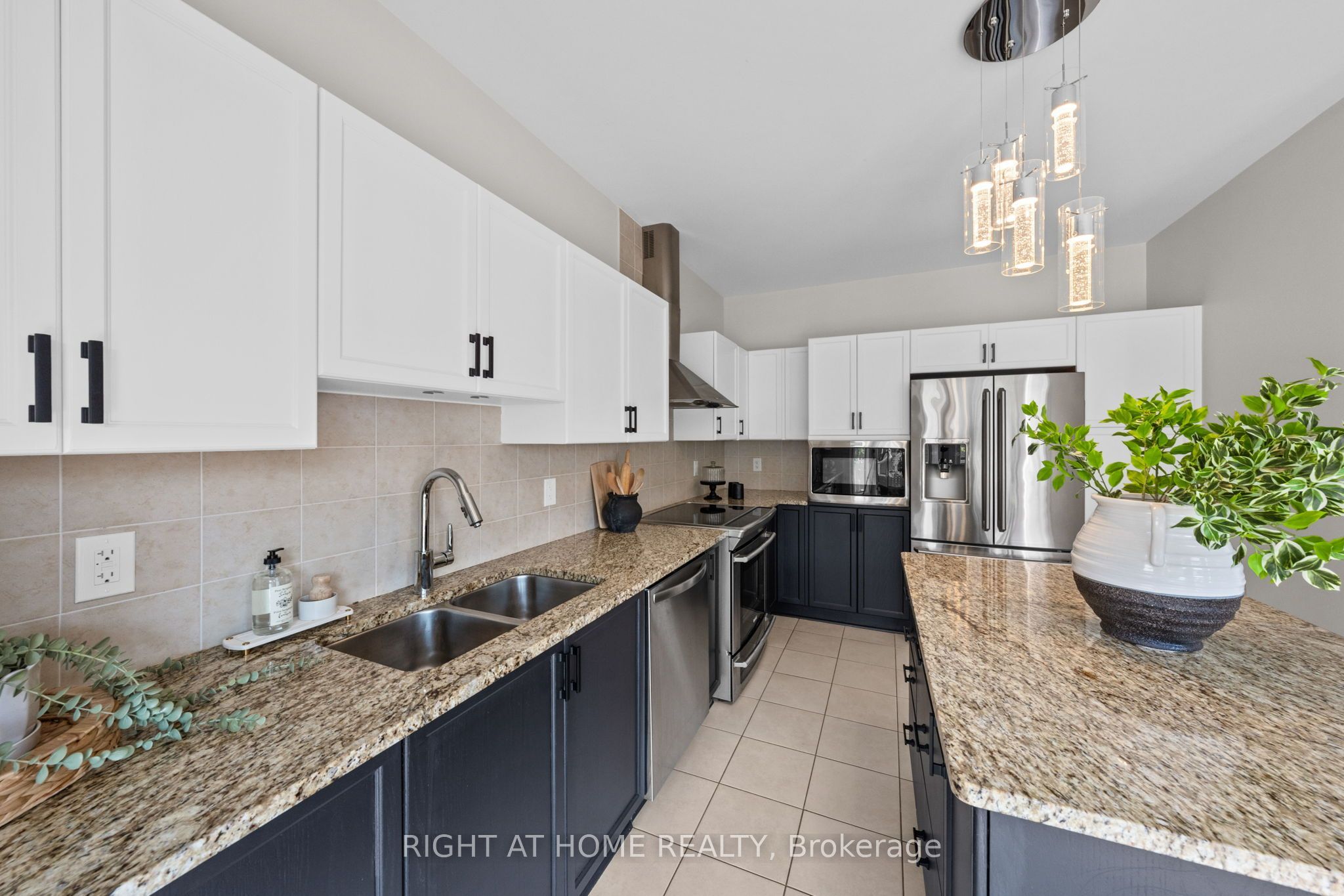 525 Peerless Street Property Photo 14