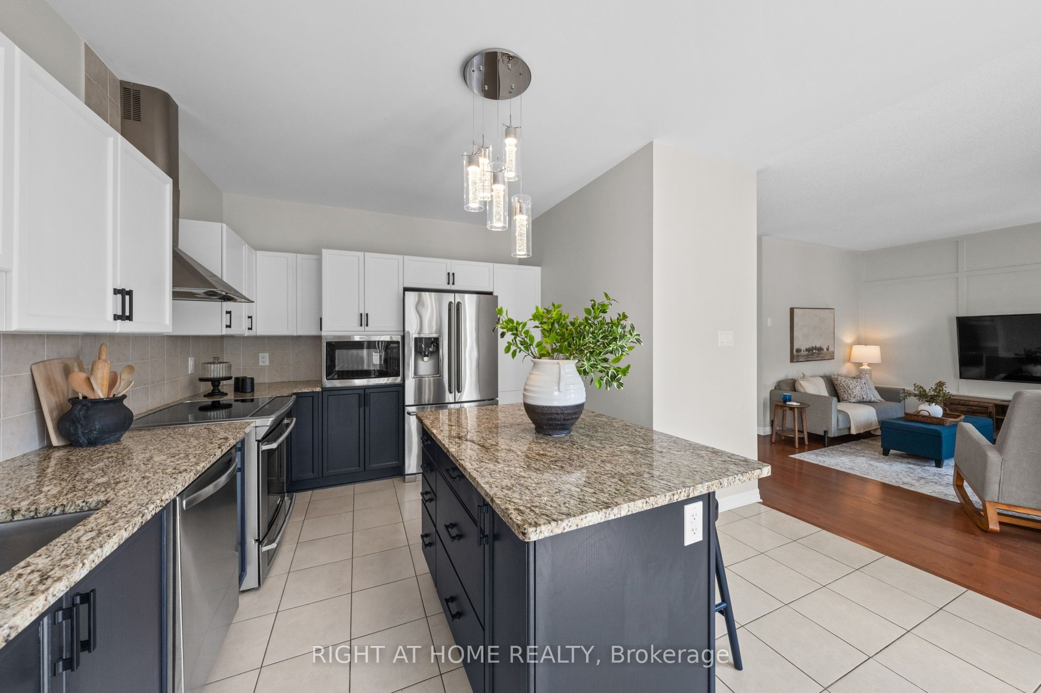 525 Peerless Street Property Photo 15