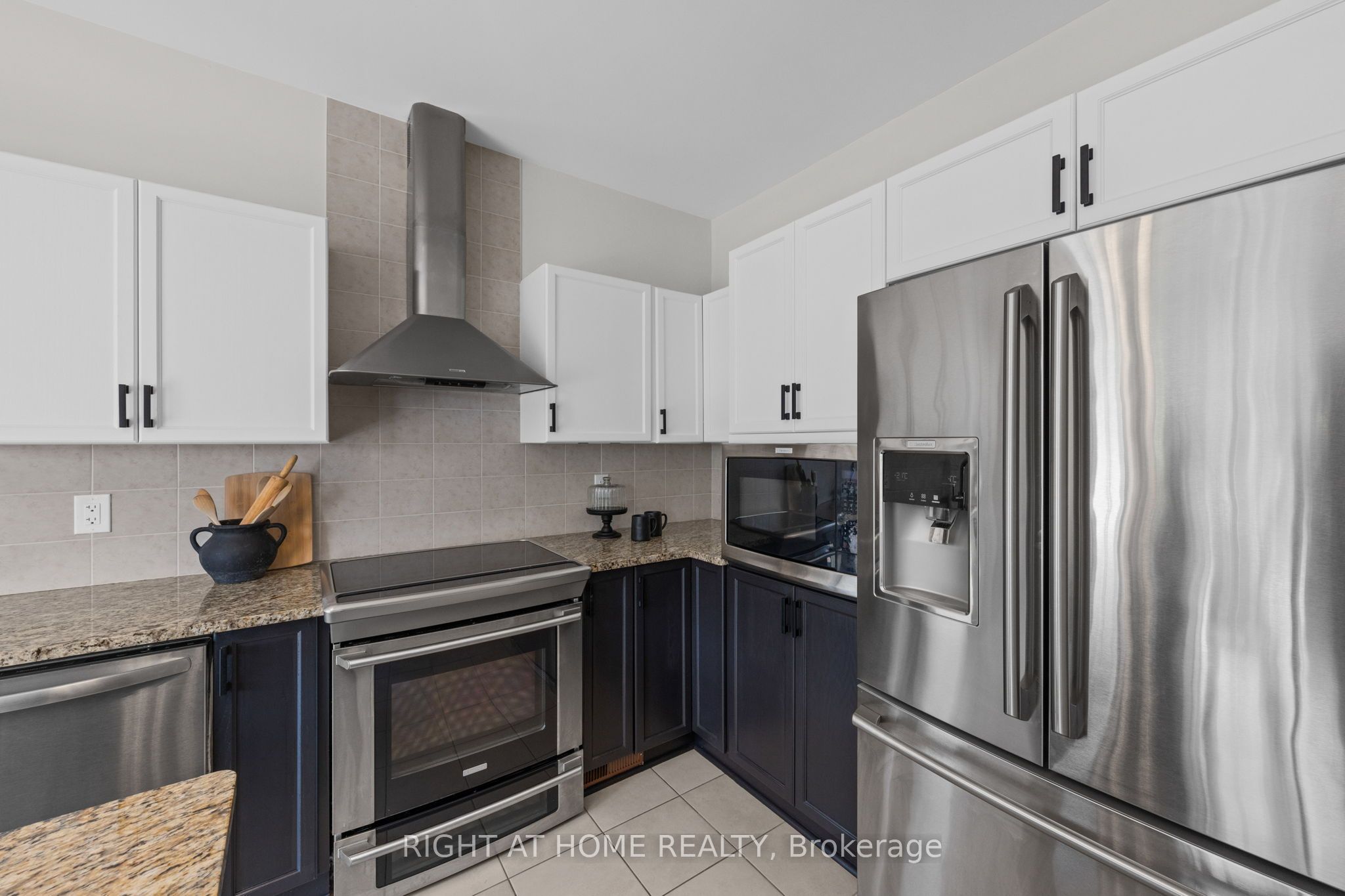 525 Peerless Street Property Photo 17