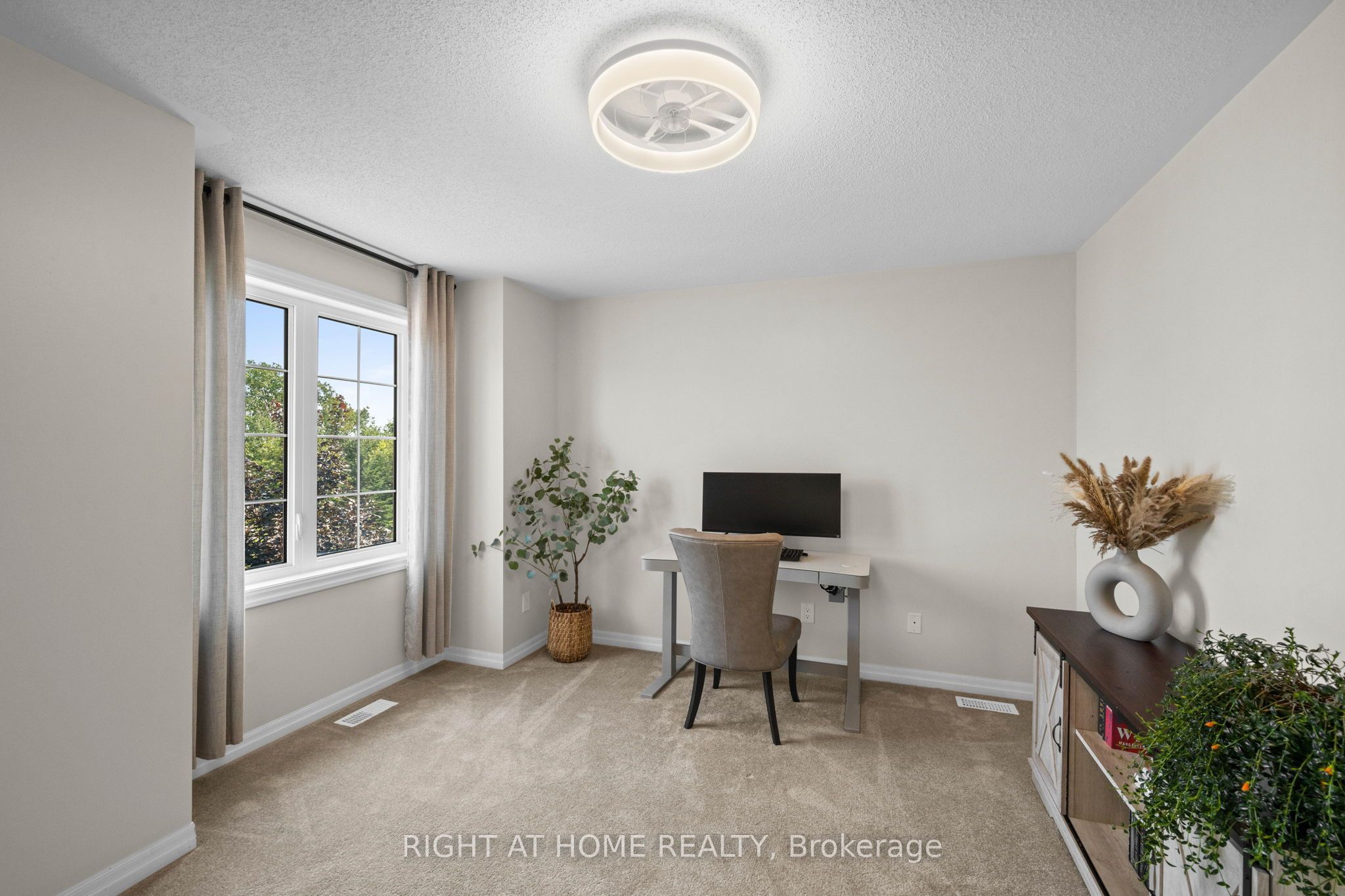 525 Peerless Street Property Photo 28