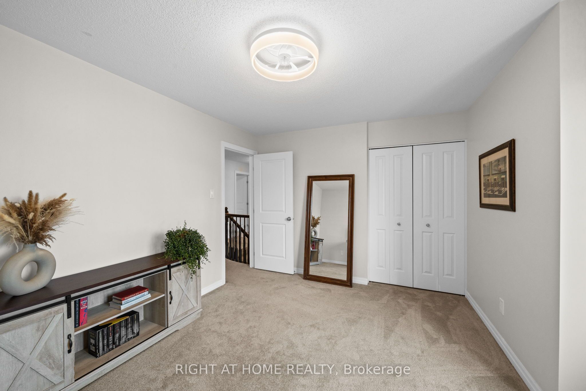 525 Peerless Street Property Photo 29