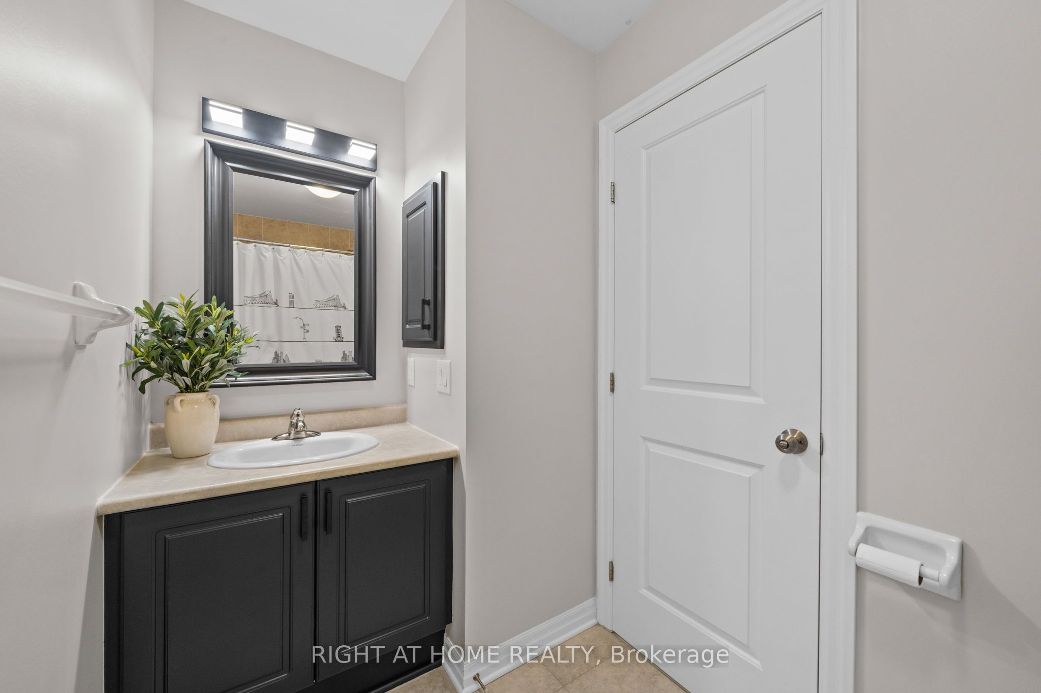 525 Peerless Street Property Photo 31