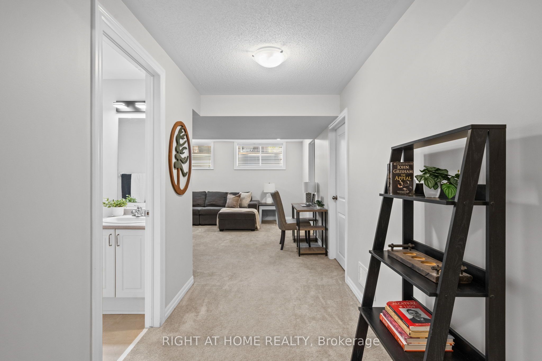 525 Peerless Street Property Photo 32