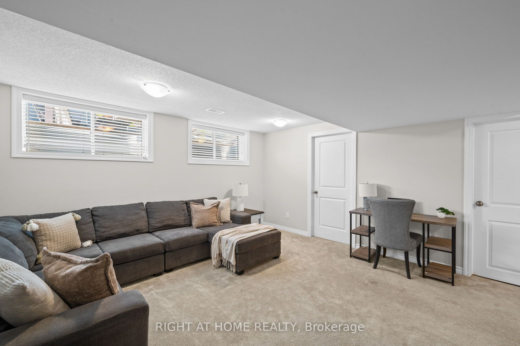 525 Peerless Street Property Photo 33