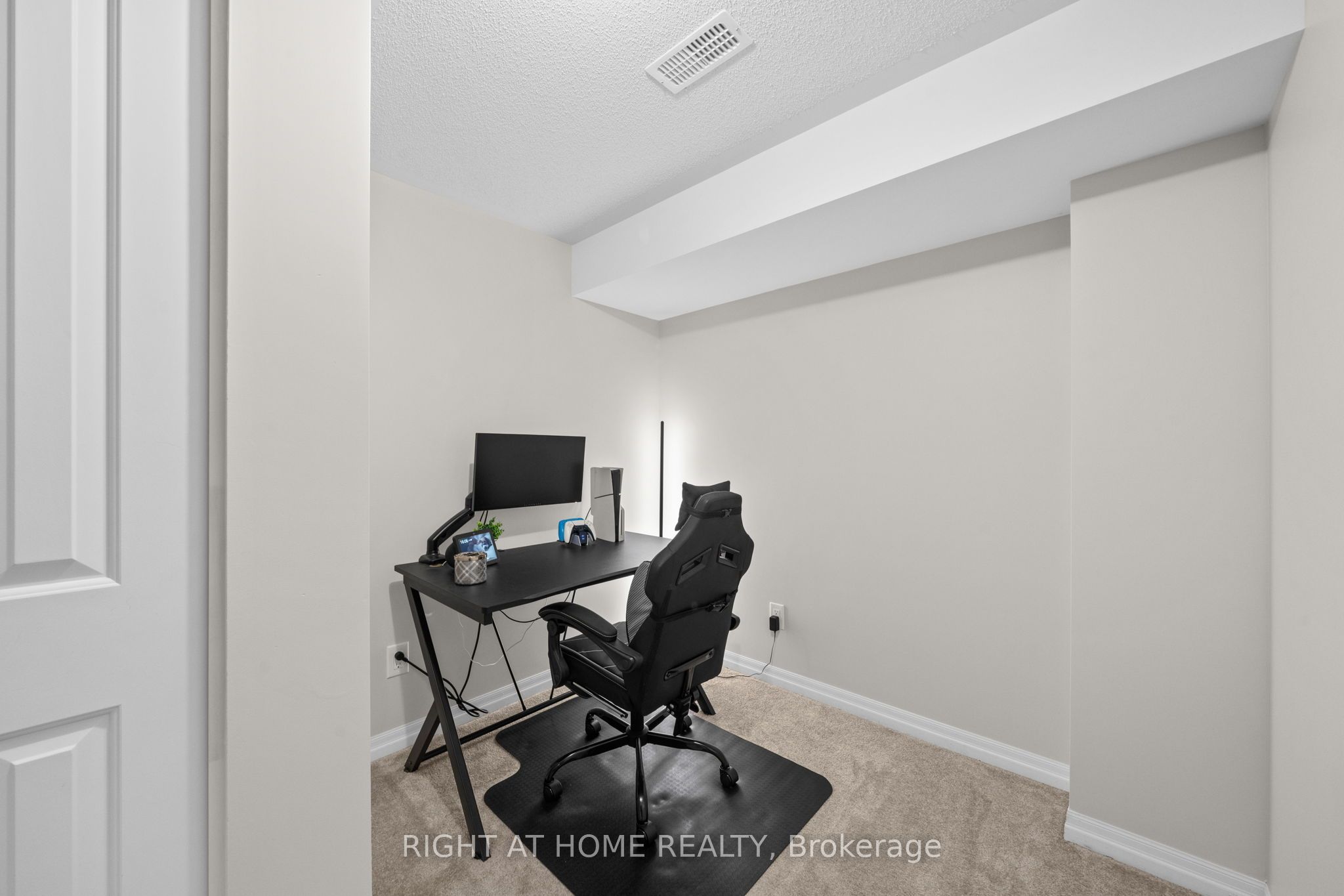 525 Peerless Street Property Photo 38