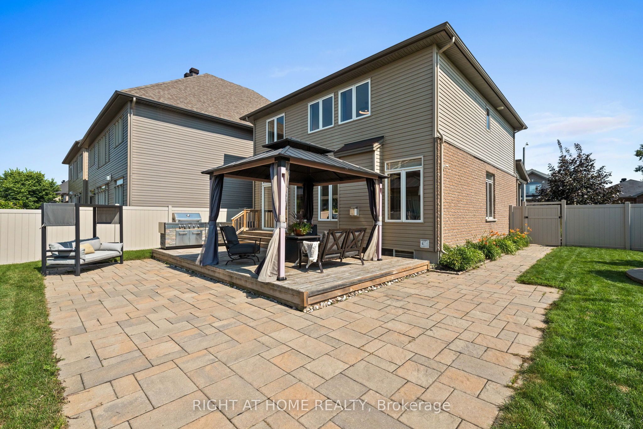 525 Peerless Street Property Photo 40