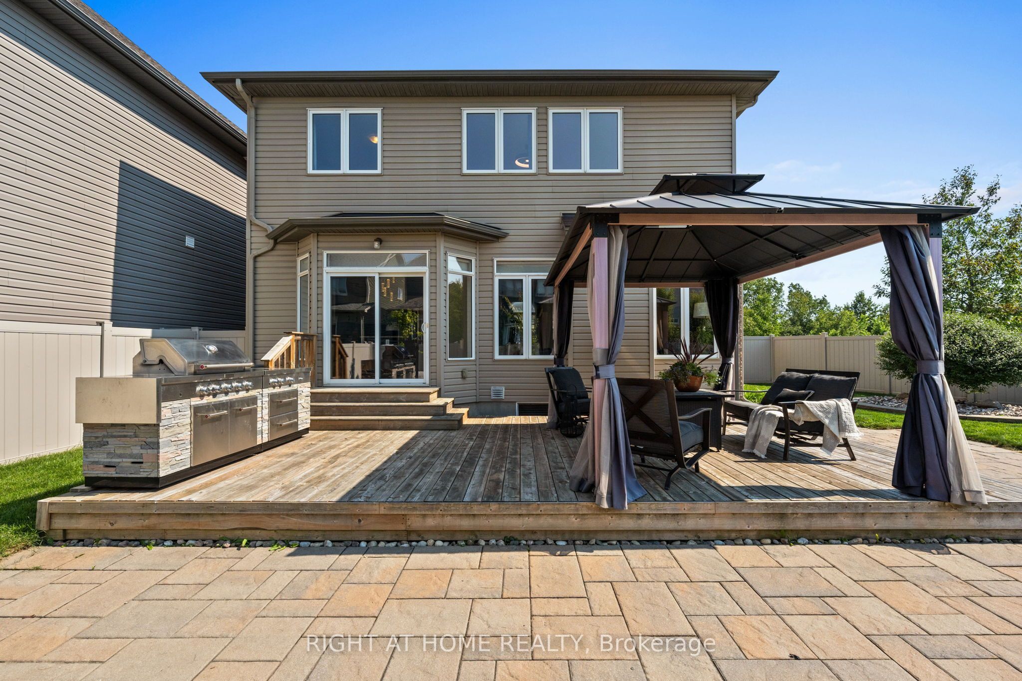 525 Peerless Street Property Photo 42