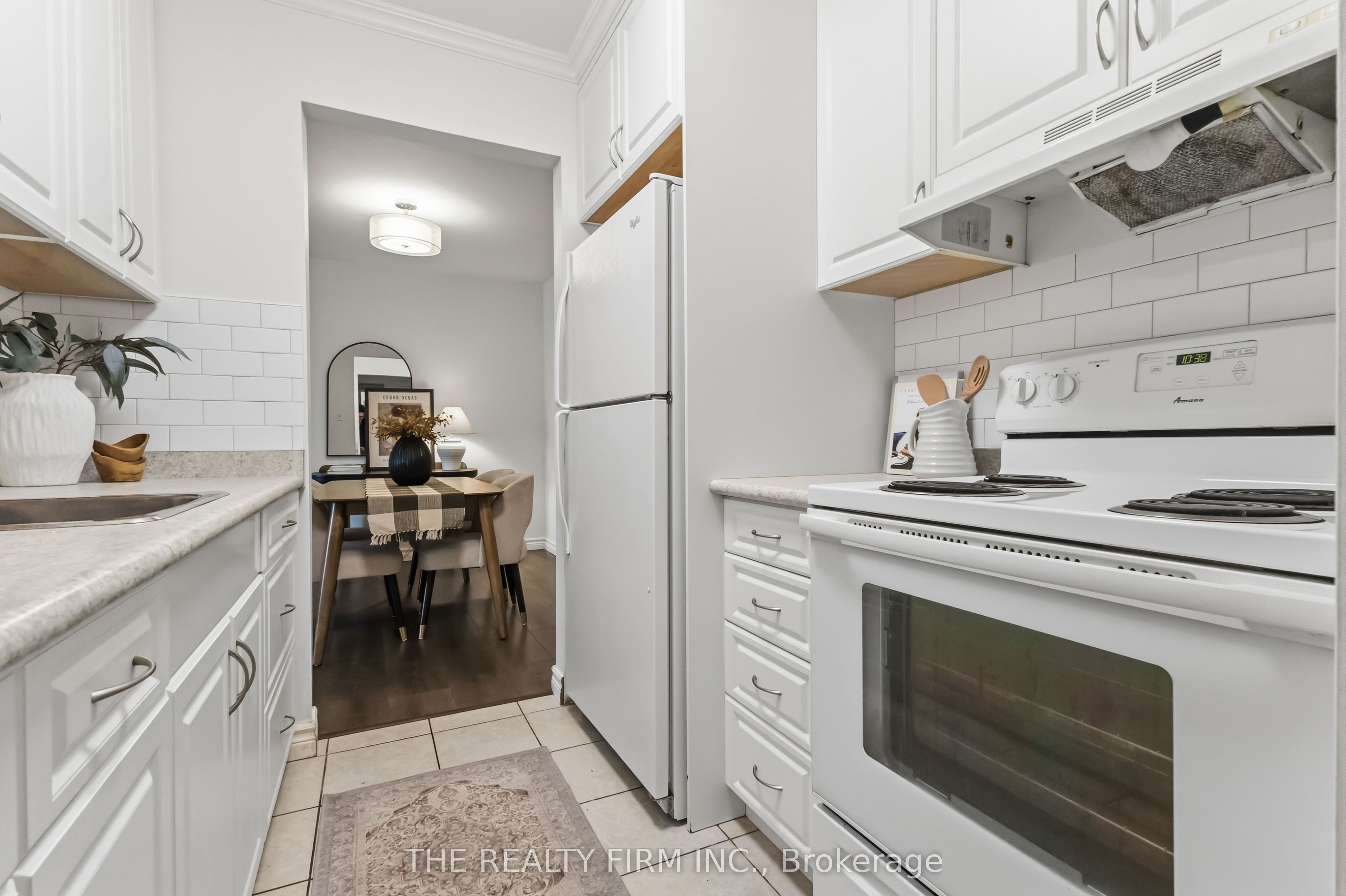 733 Deveron Crescent 210 Property Photo 15