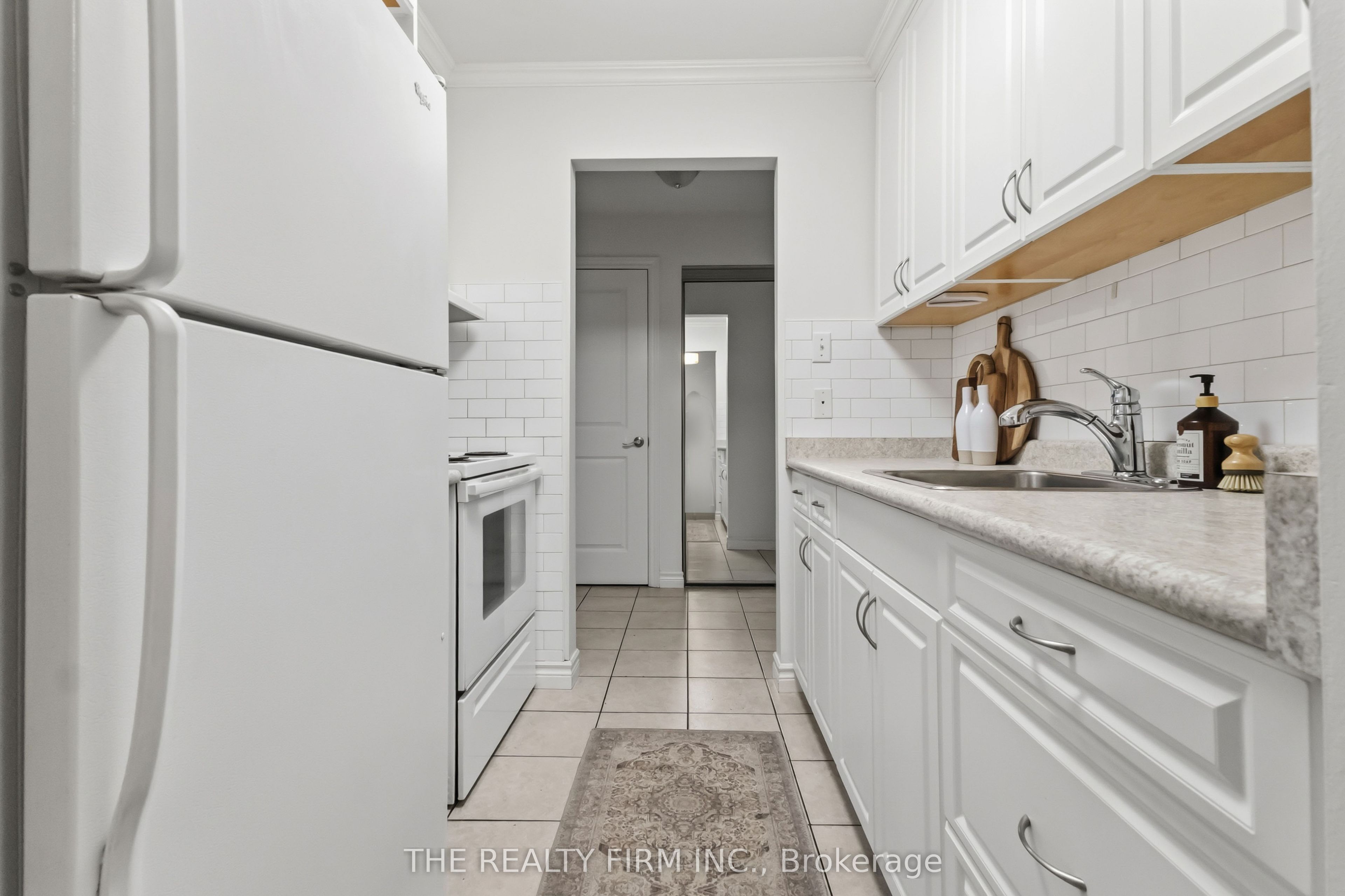 733 Deveron Crescent 210 Property Photo 16