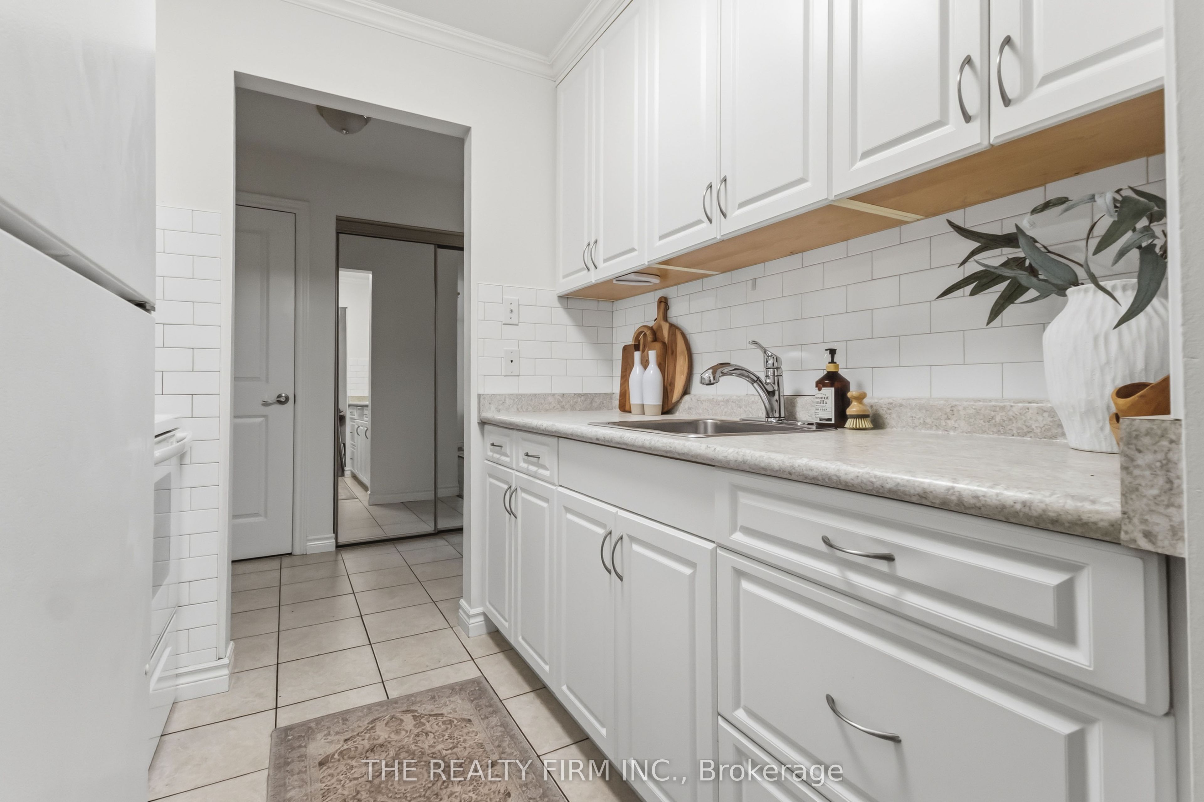 733 Deveron Crescent 210 Property Photo 17