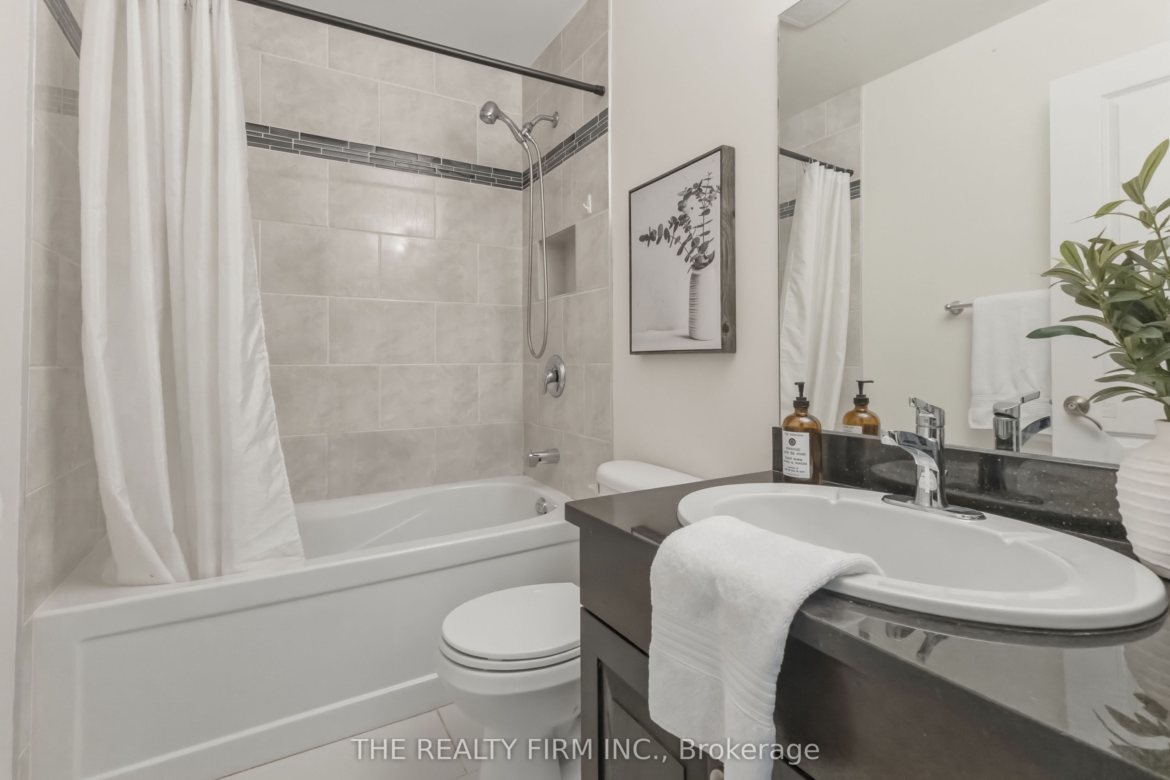 733 Deveron Crescent 210 Property Photo 24