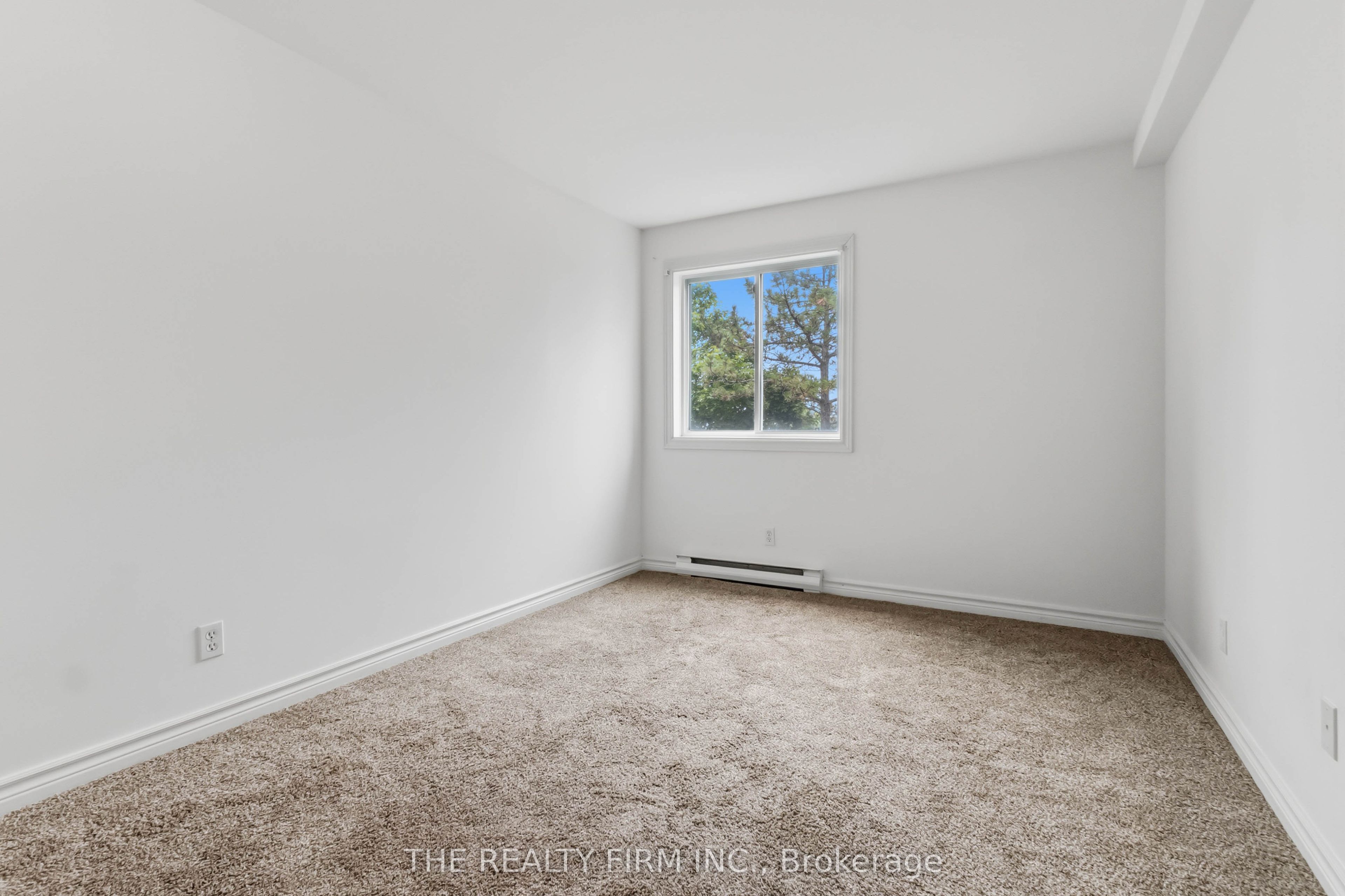 733 Deveron Crescent 210 Property Photo 29