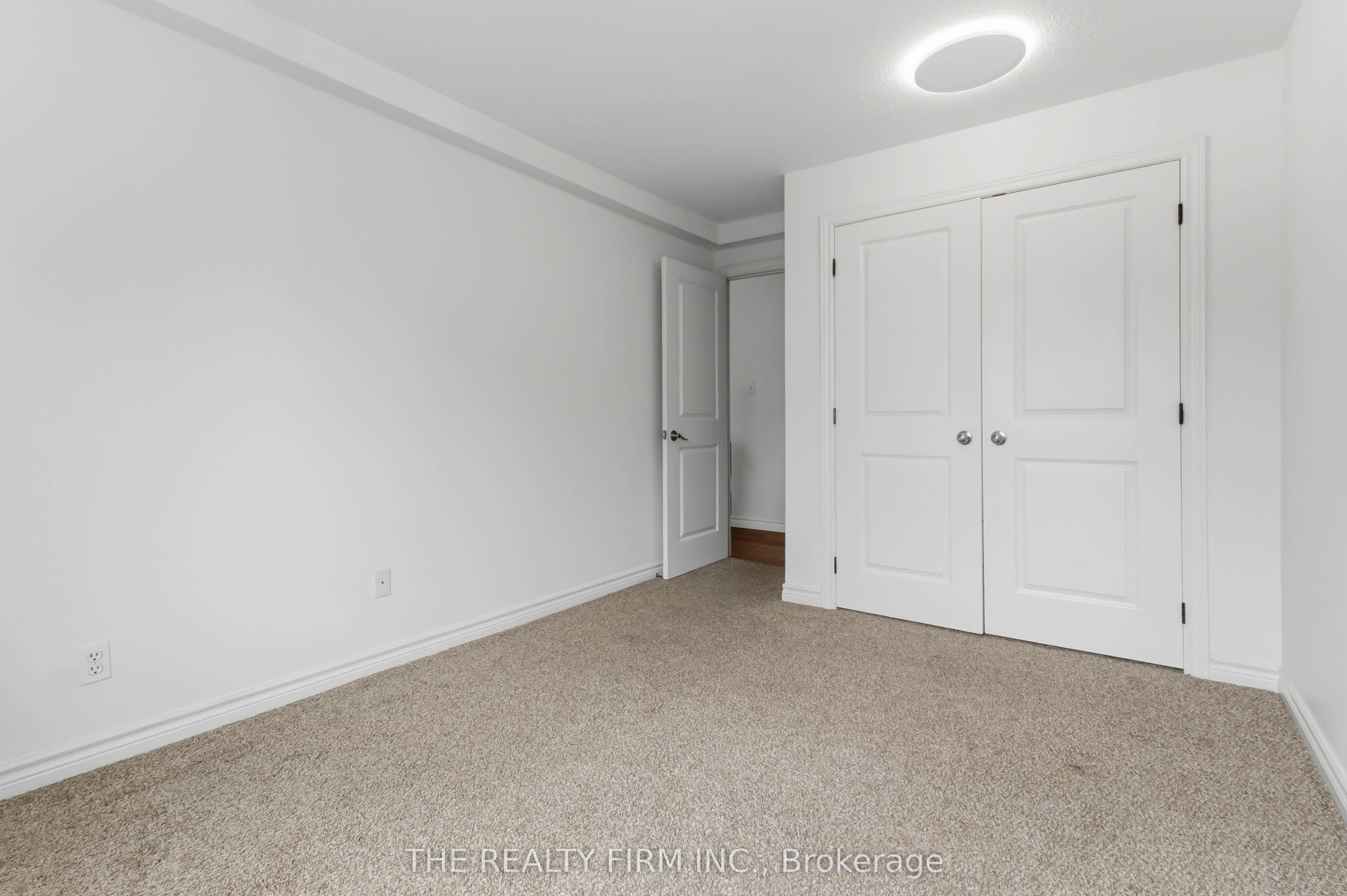 733 Deveron Crescent 210 Property Photo 30