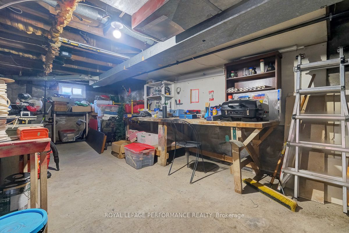 228 Carillon Street Property Photo 19