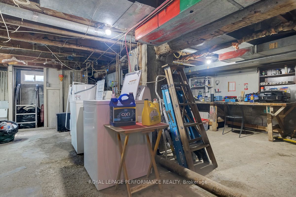 228 Carillon Street Property Photo 17