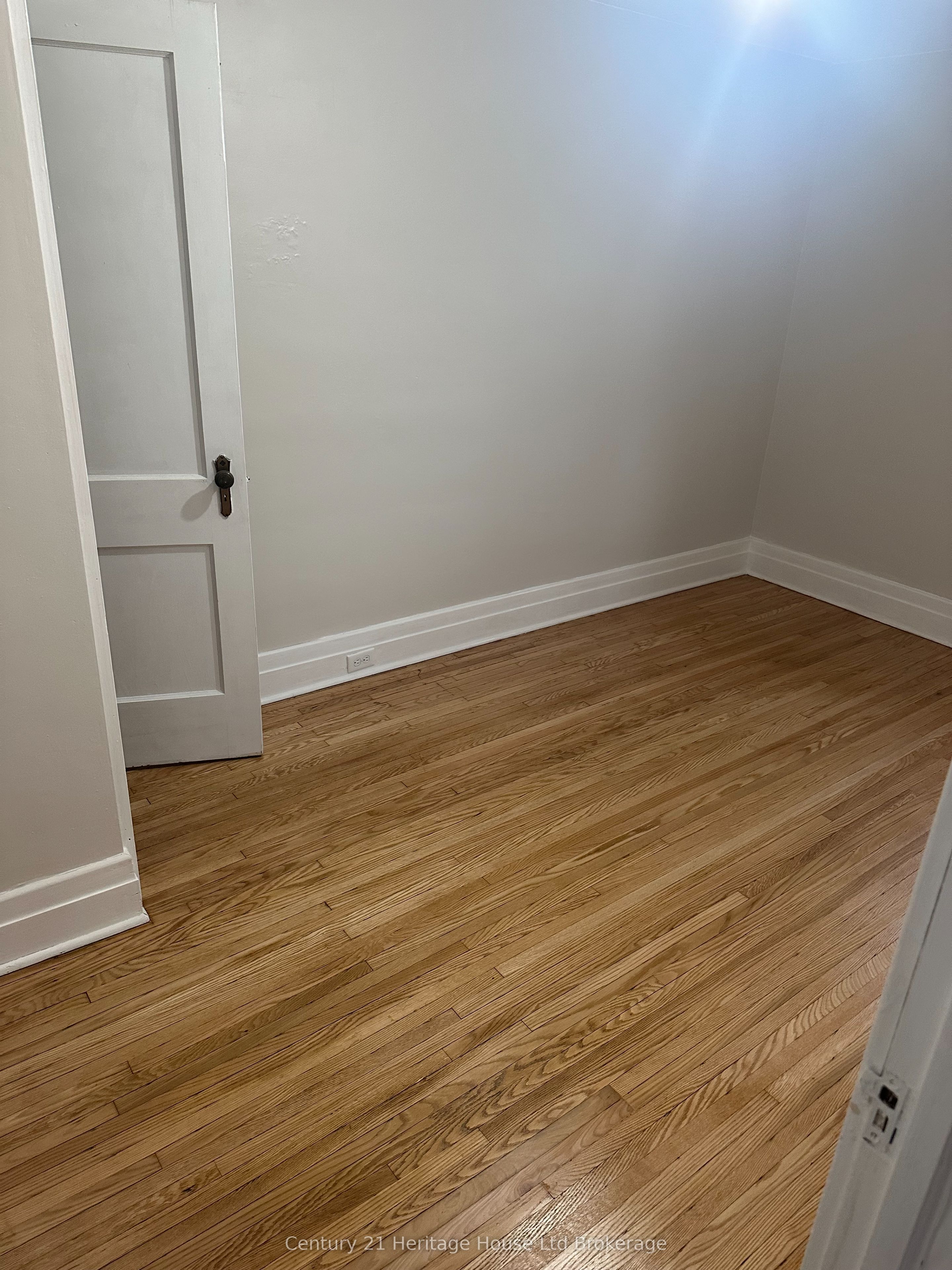 365 Brant Street Property Photo 8