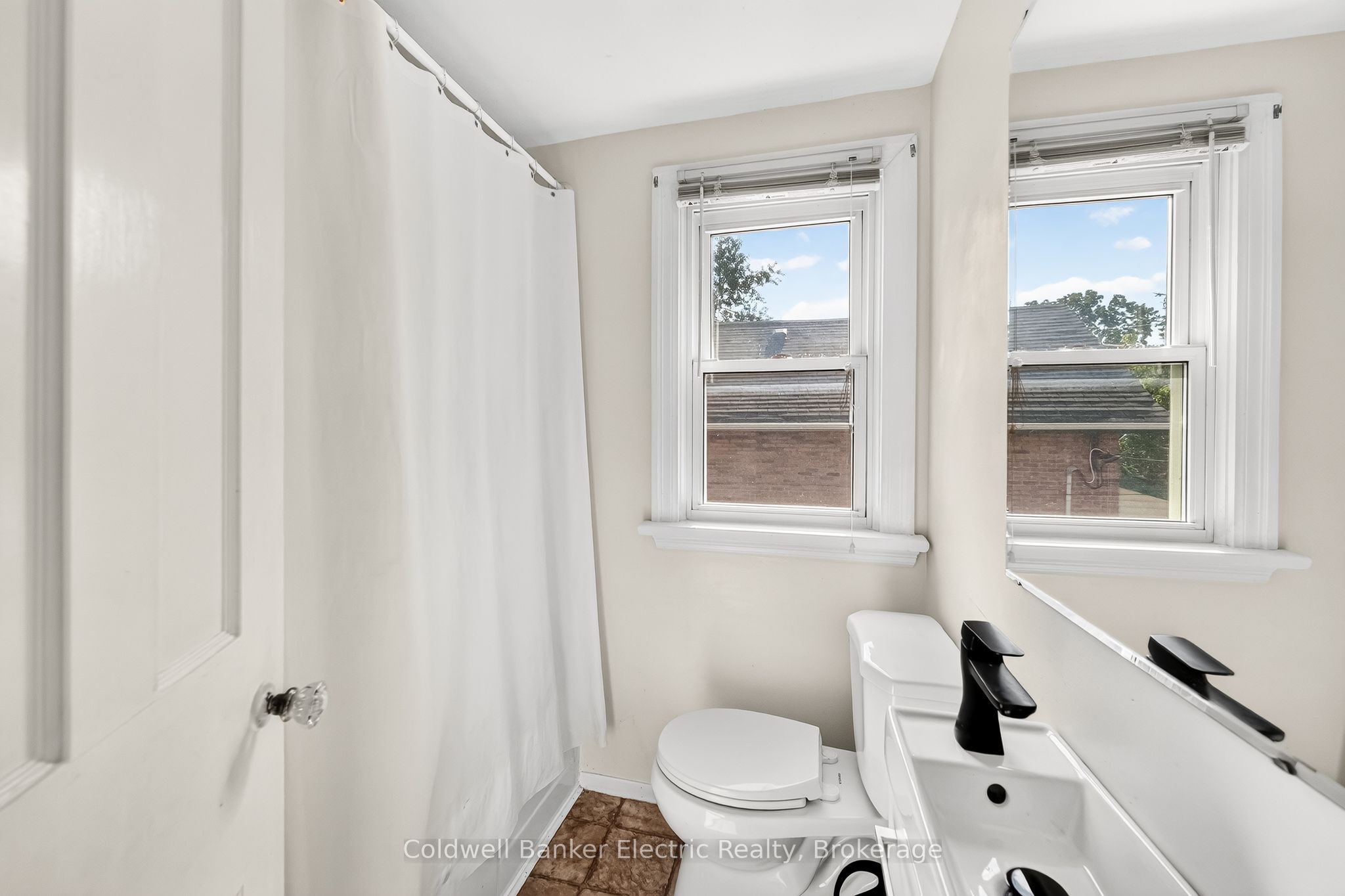78 Melbourne Street W Property Photo 25