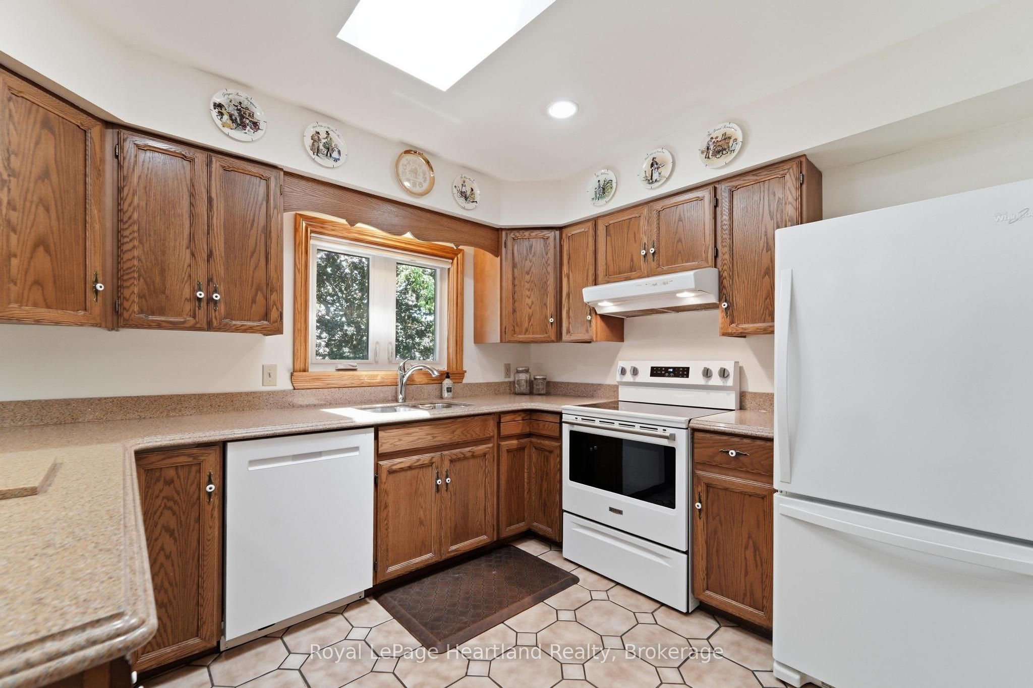 24 Leonard Drive Property Photo 14