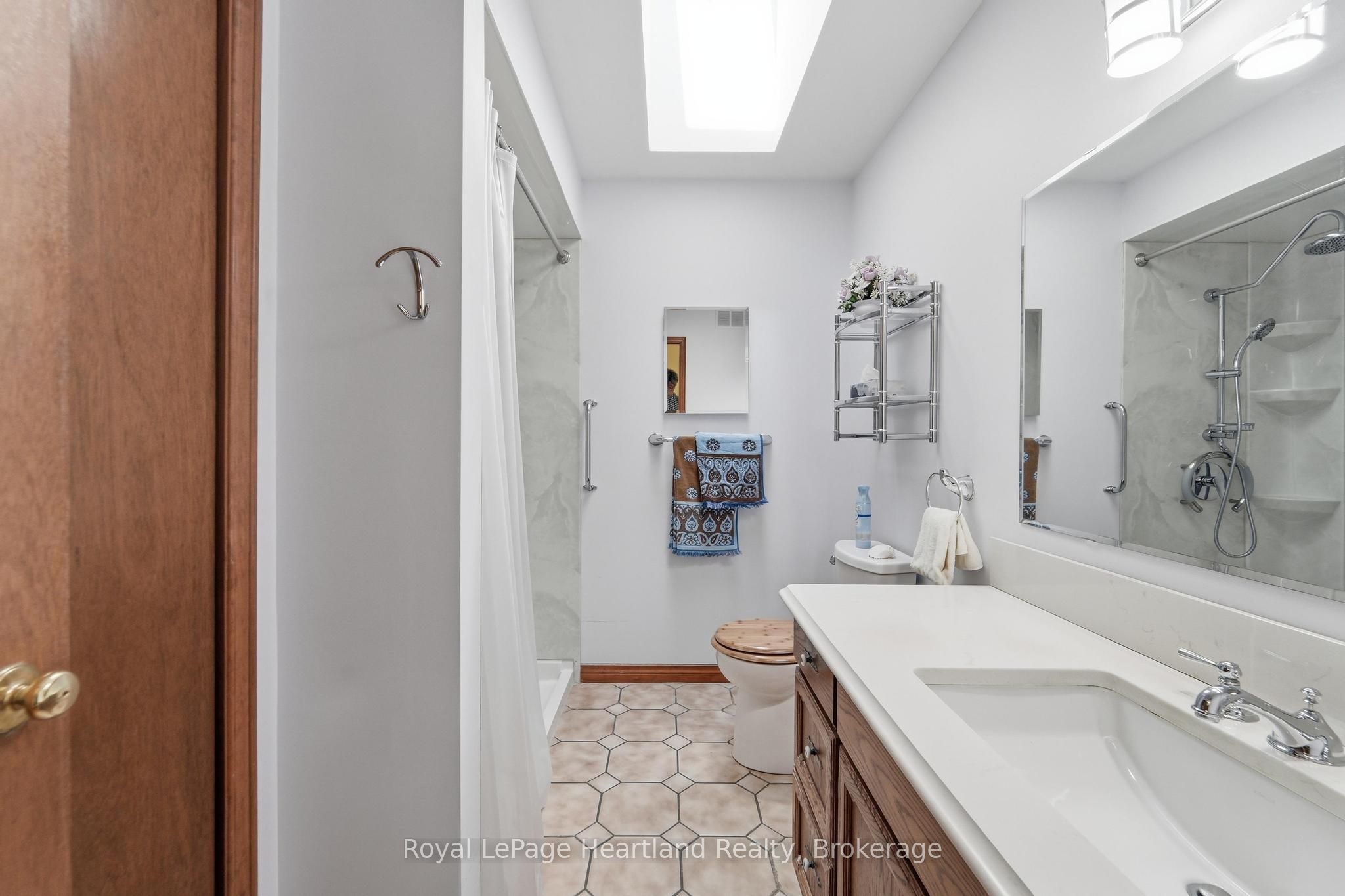 24 Leonard Drive Property Photo 16
