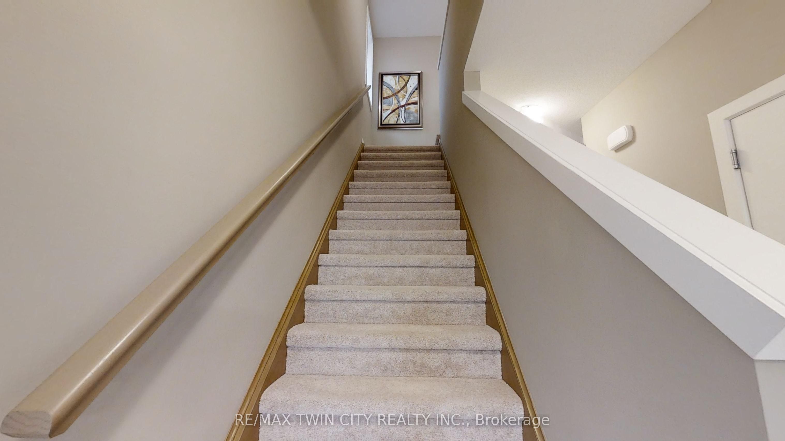 2092 Evans Crescent Property Photo 5