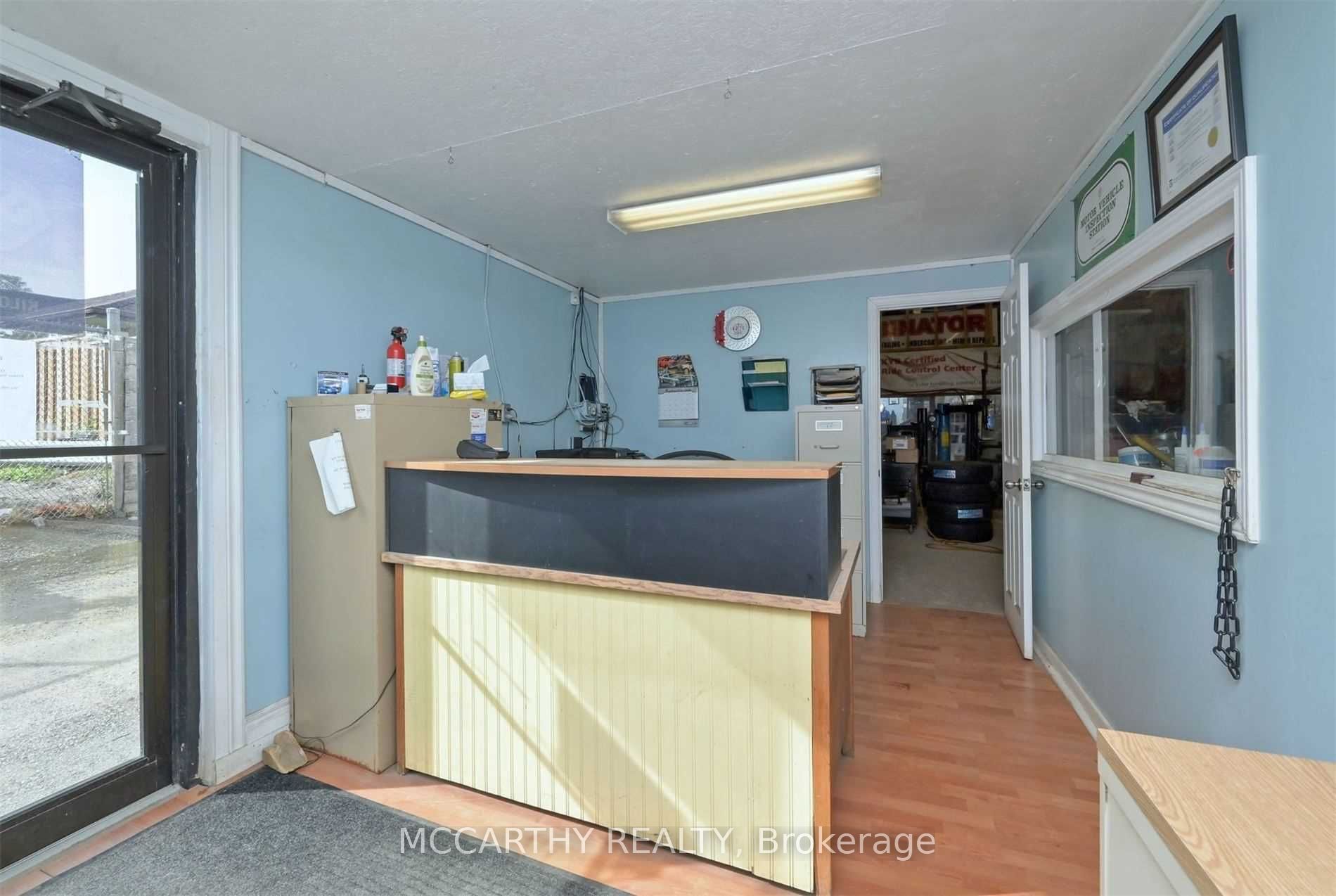 226 First Avenue E 10 Property Photo 7