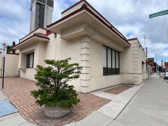 60 Walnut Street Property Photo 22
