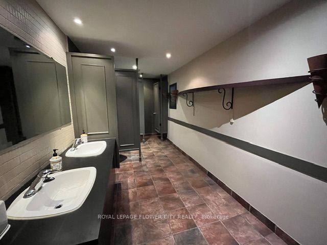 60 Walnut Street Property Photo 28